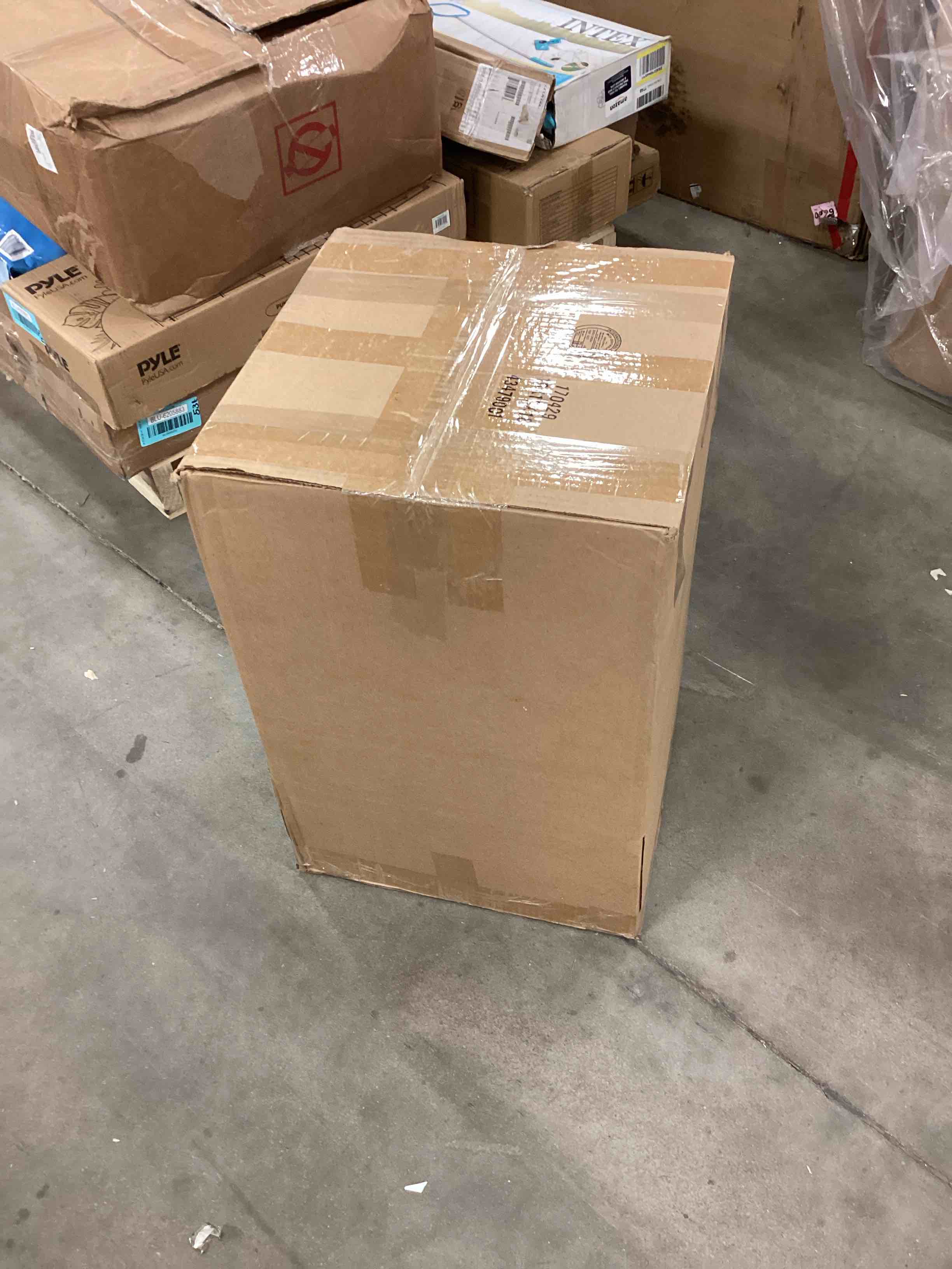 https://s3.amazonaws.com/lotting-images-prod/bidfta/BLU6368040_1712847598632.jpeg