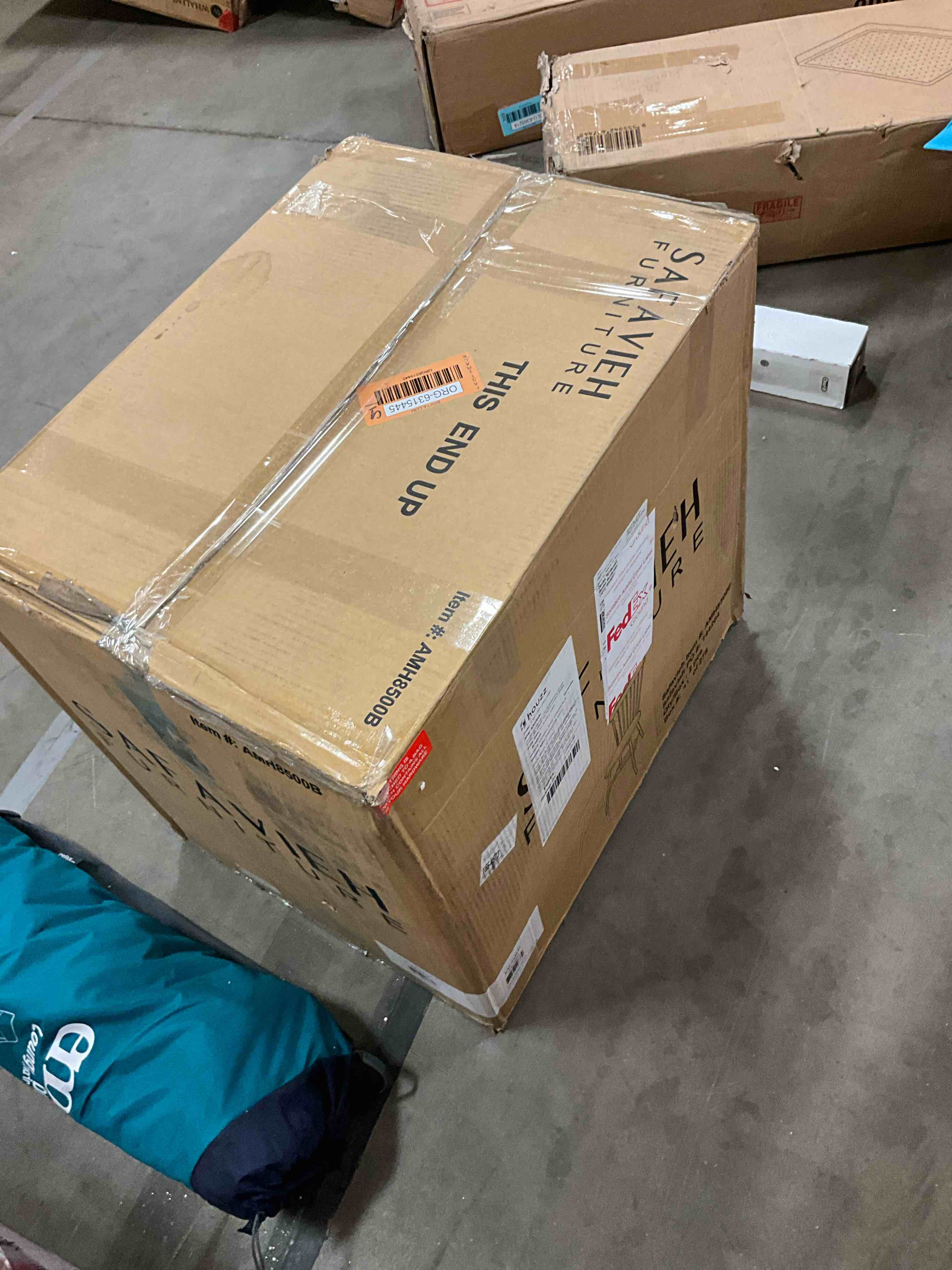 https://s3.amazonaws.com/lotting-images-prod/bidfta/BLU6369227_1714678409444.jpeg