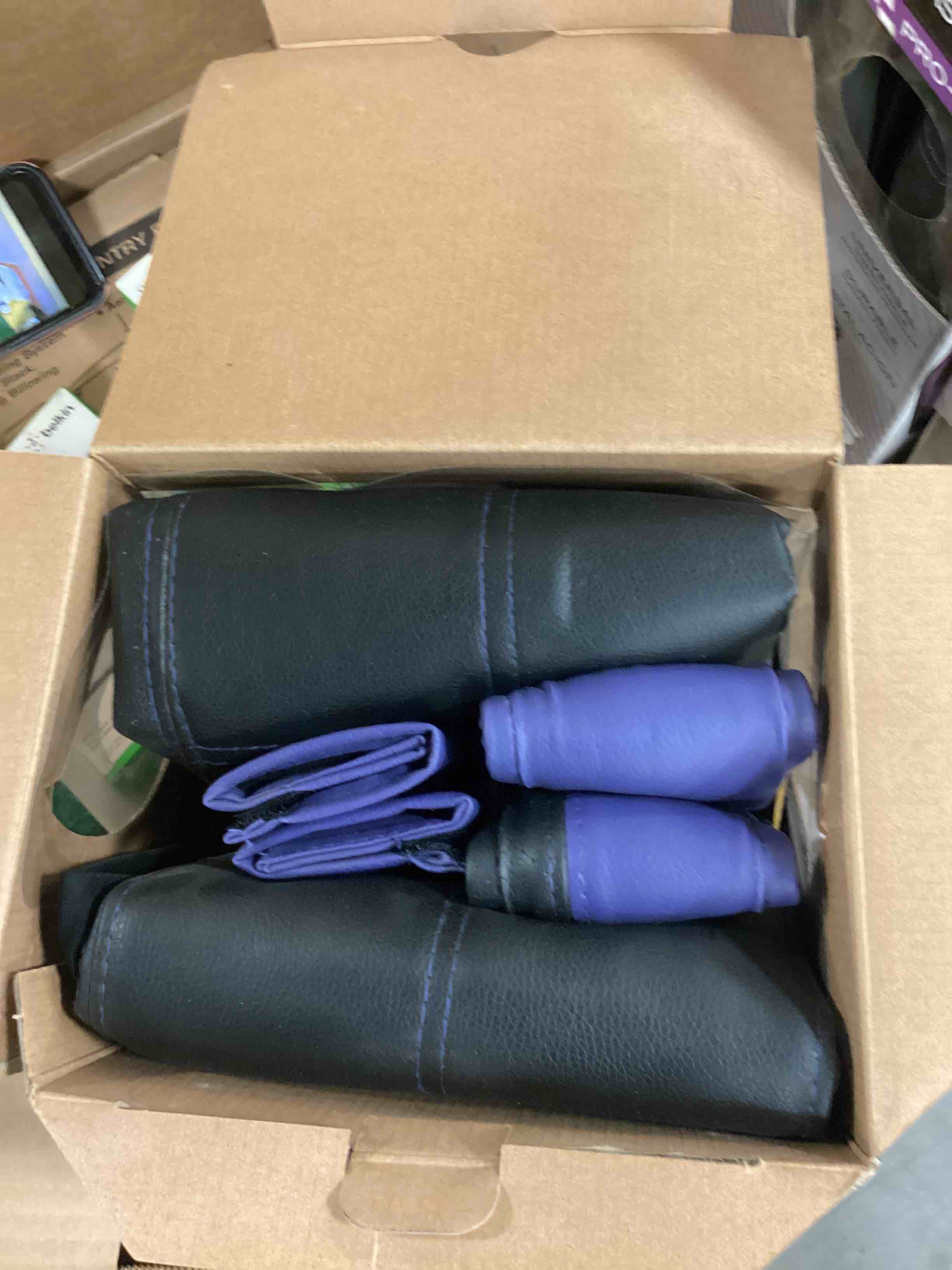 https://s3.amazonaws.com/lotting-images-prod/bidfta/BLU6369444_1715015140705.jpeg