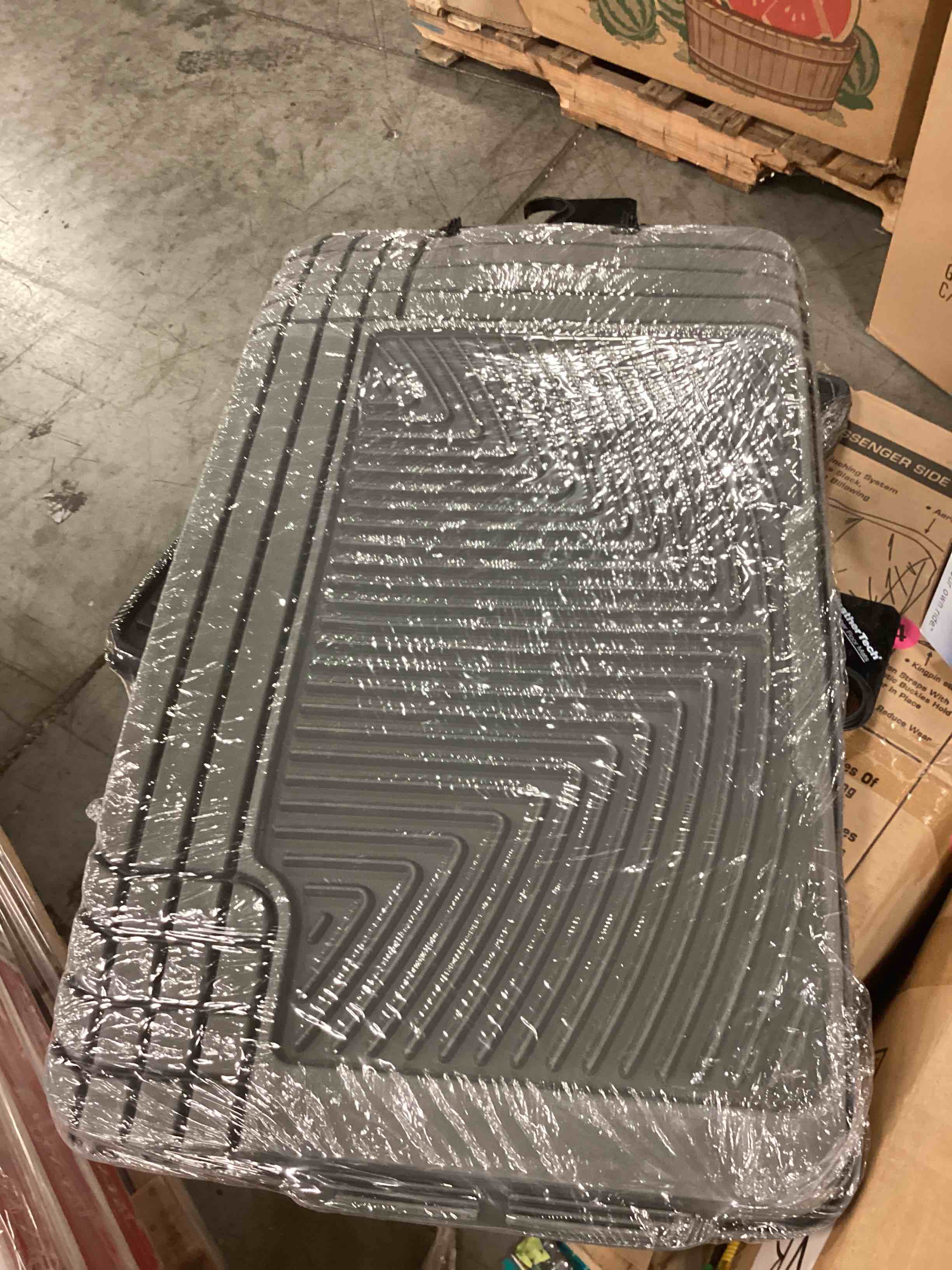 https://s3.amazonaws.com/lotting-images-prod/bidfta/BLU6369526_1715086185392.jpeg