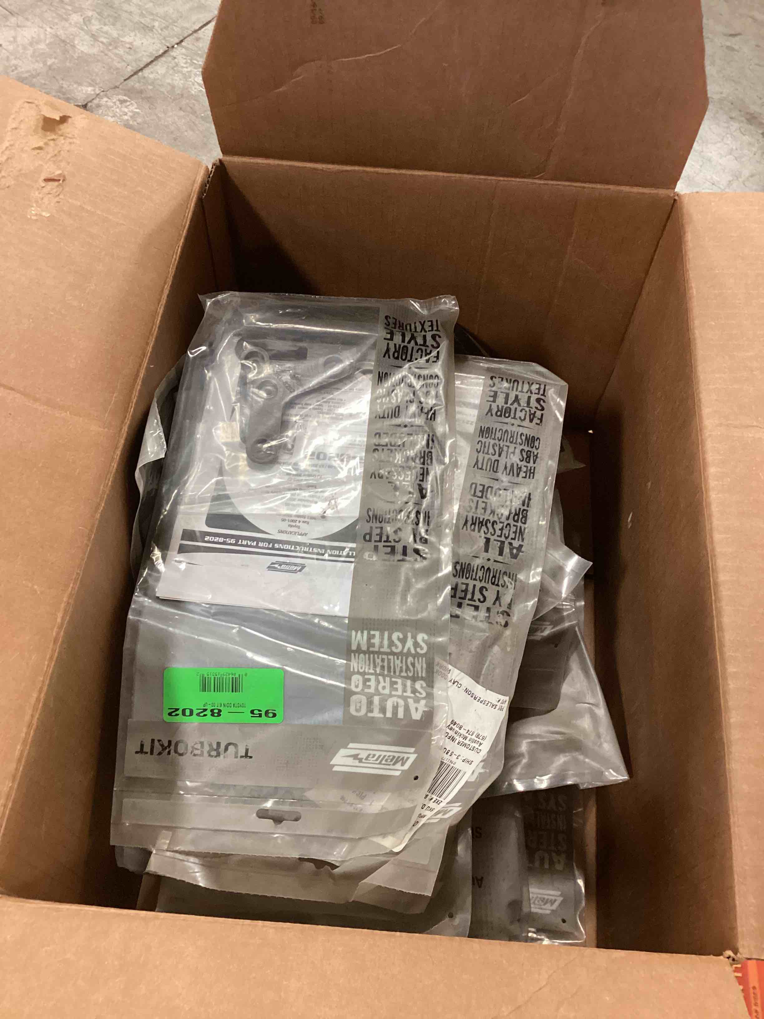 https://s3.amazonaws.com/lotting-images-prod/bidfta/BLU6369531_1715089456606.jpeg