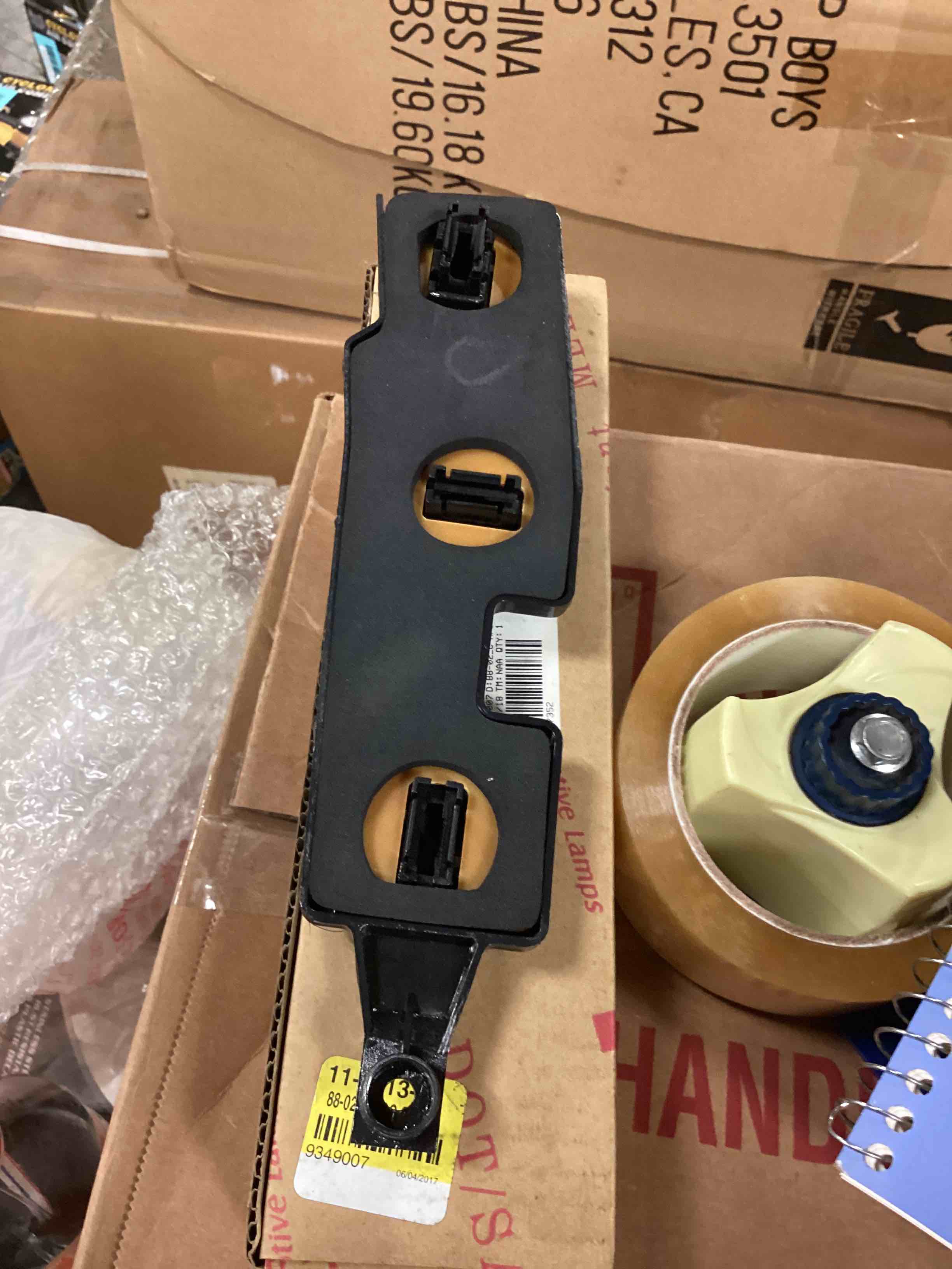 https://s3.amazonaws.com/lotting-images-prod/bidfta/BLU6369588_1715104043118.jpeg