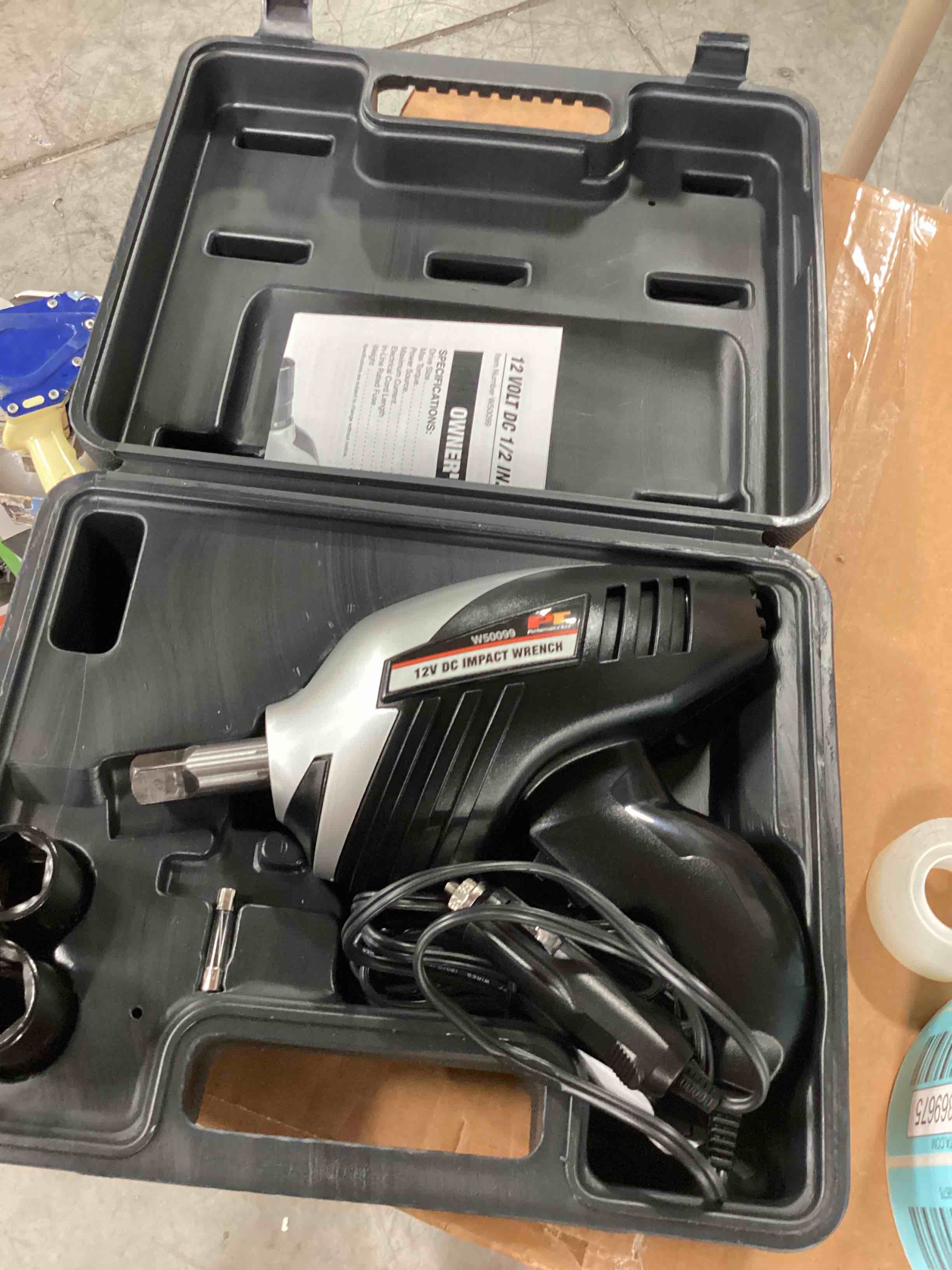 https://s3.amazonaws.com/lotting-images-prod/bidfta/BLU6369669_1715282360293.jpeg