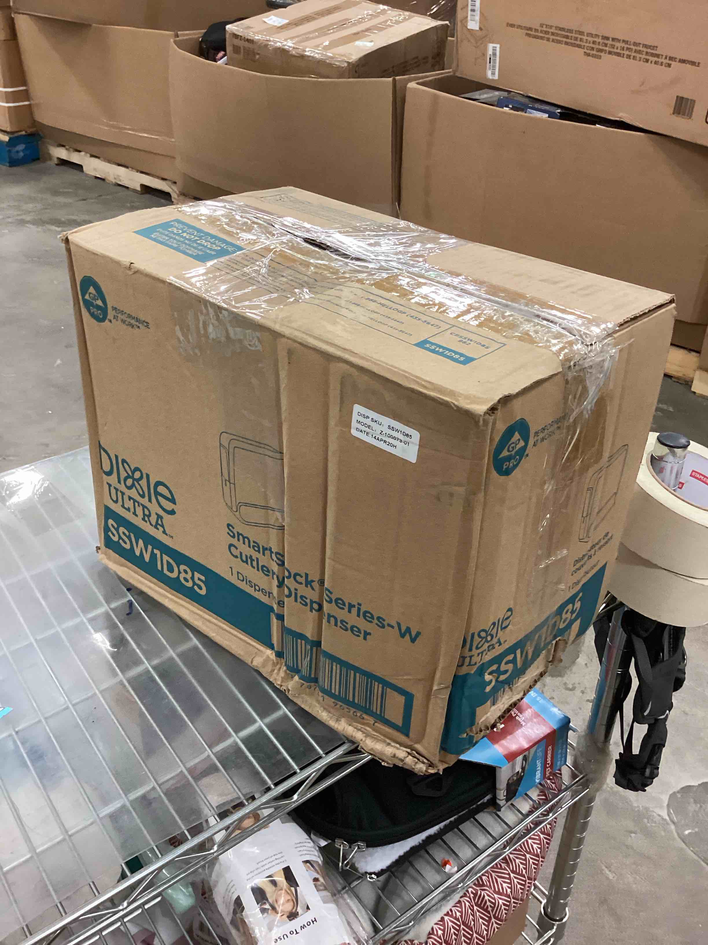 https://s3.amazonaws.com/lotting-images-prod/bidfta/BLU6376210_1715621508273.jpeg