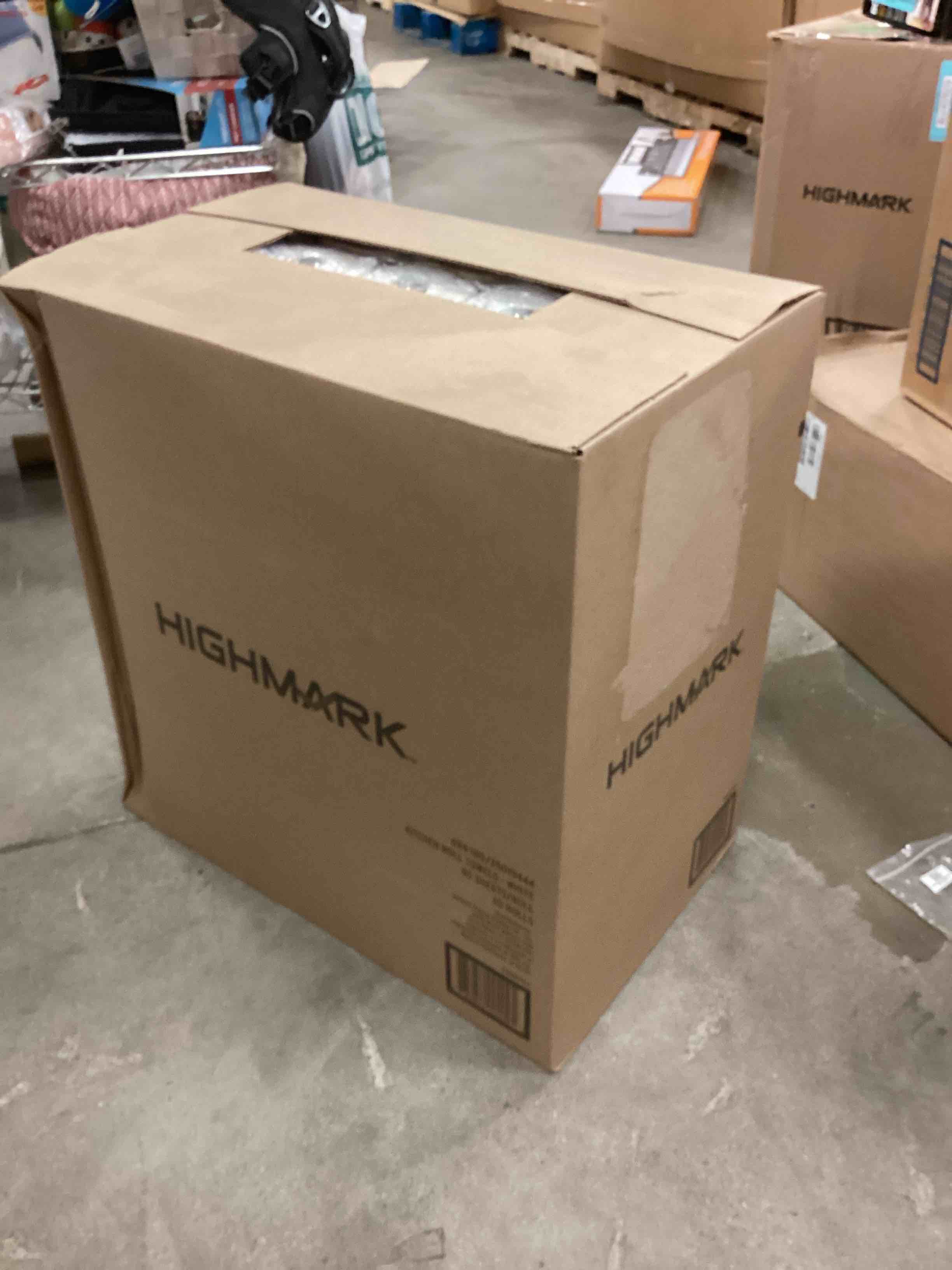https://s3.amazonaws.com/lotting-images-prod/bidfta/BLU6376214_1715623346199.jpeg