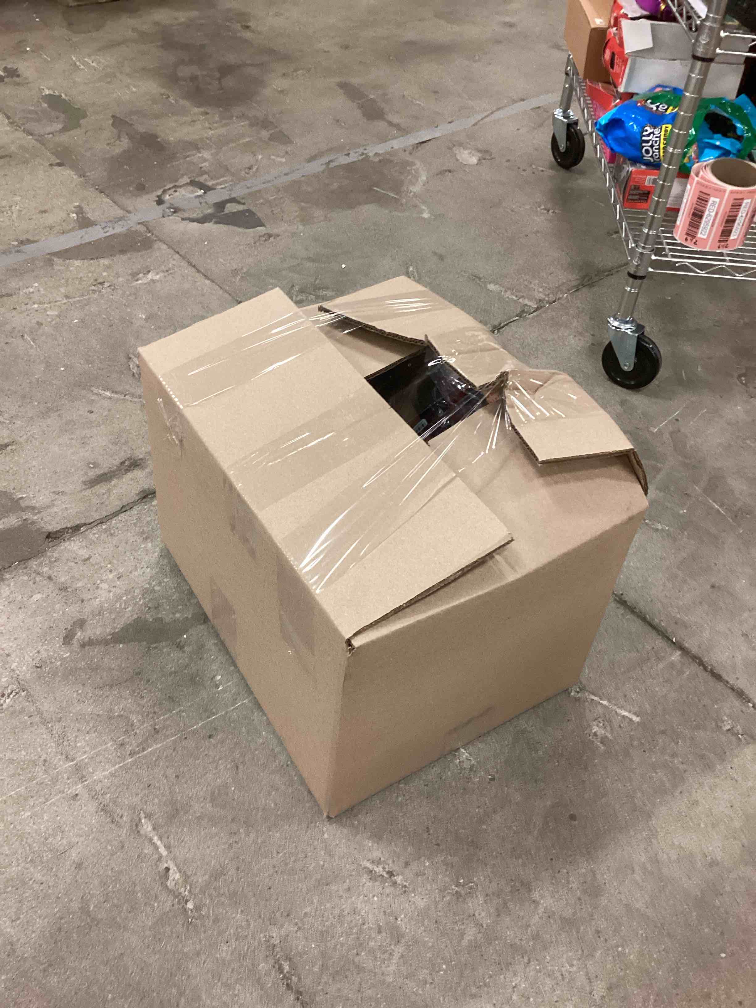https://s3.amazonaws.com/lotting-images-prod/bidfta/BLU6377317_1715084344274.jpeg