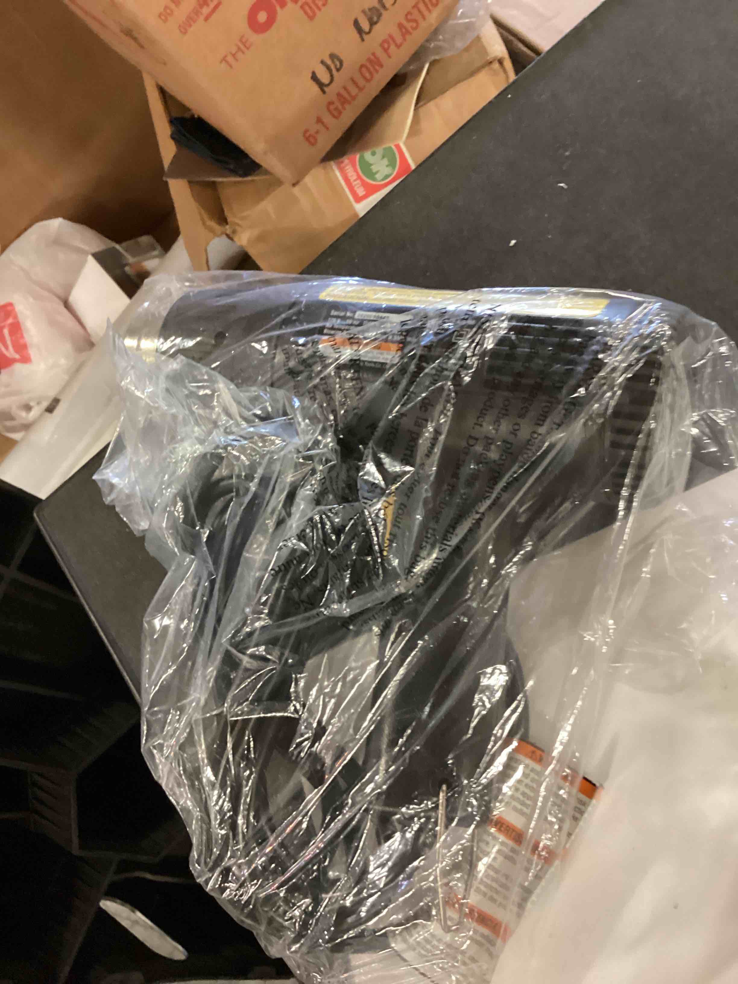 https://s3.amazonaws.com/lotting-images-prod/bidfta/BLU6379928_1714756532860.jpeg