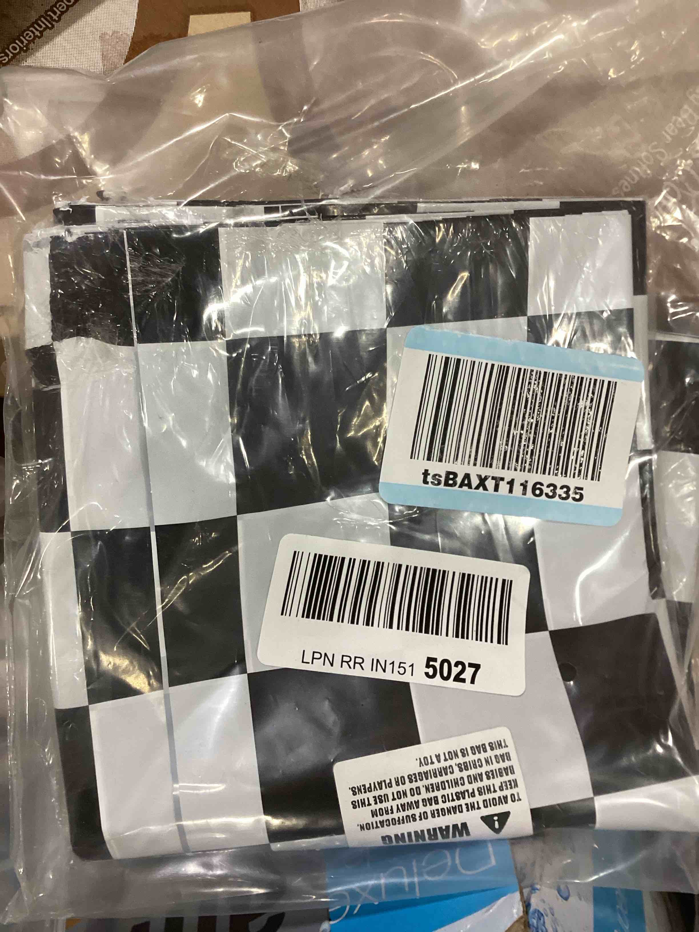https://s3.amazonaws.com/lotting-images-prod/bidfta/BLU6379979_1722447065847.jpeg