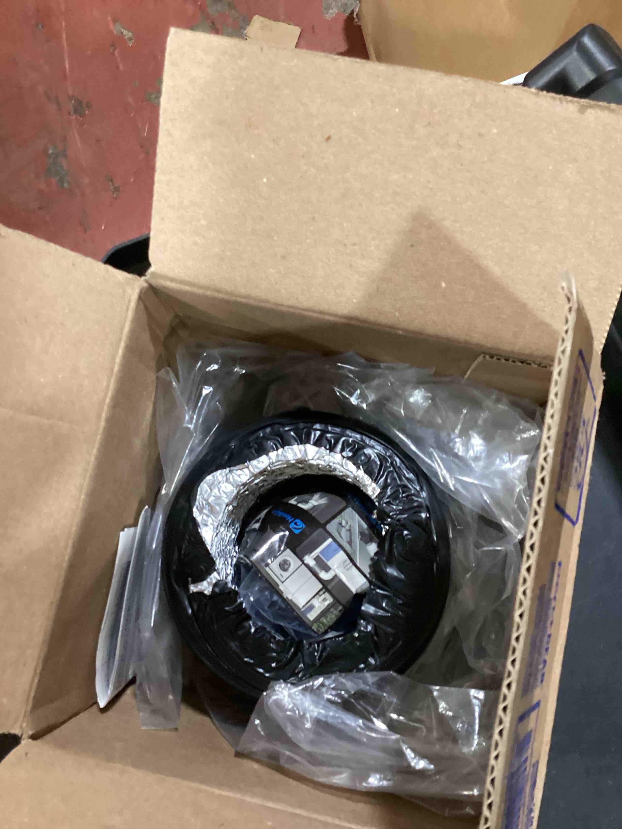 https://s3.amazonaws.com/lotting-images-prod/bidfta/BLU6380024_1722451765099.jpeg