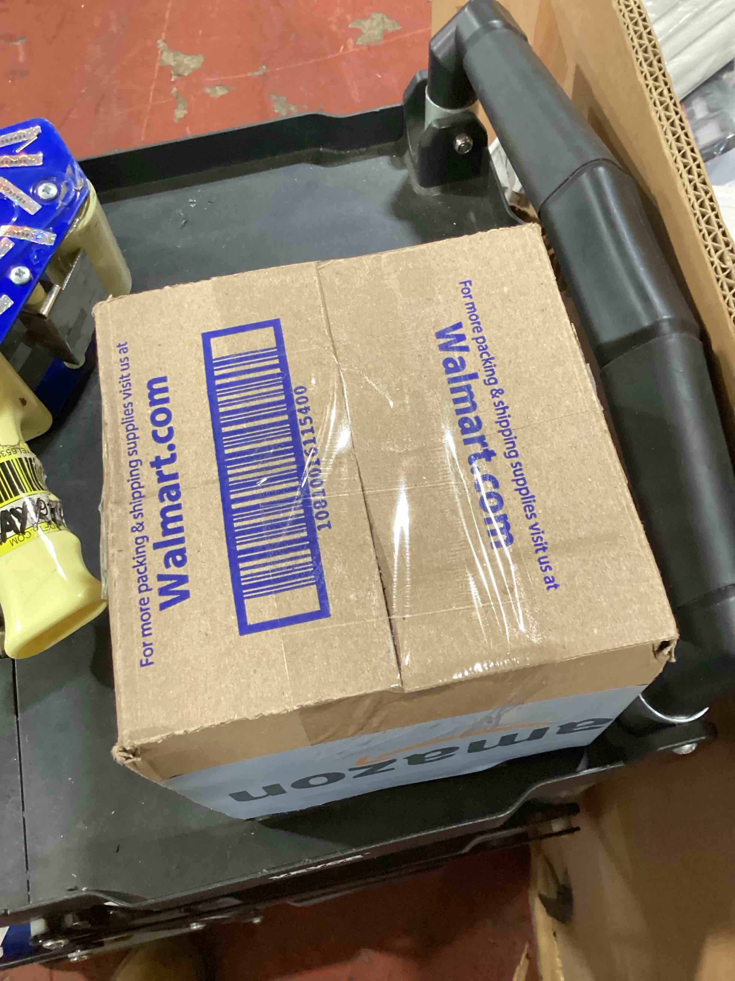 https://s3.amazonaws.com/lotting-images-prod/bidfta/BLU6380024_1722451795252.jpeg