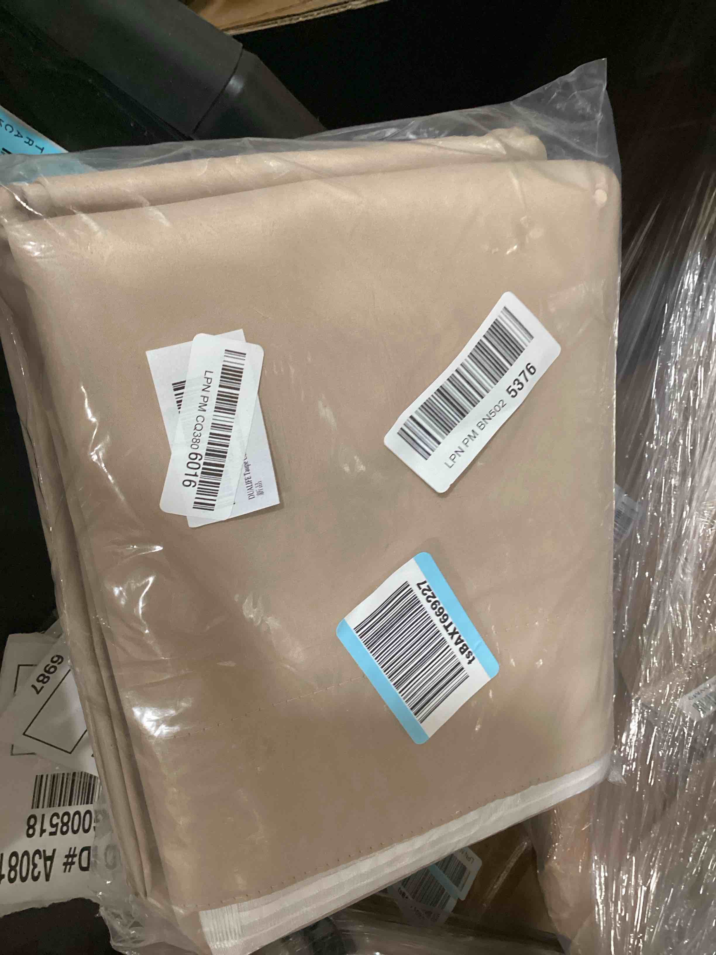 https://s3.amazonaws.com/lotting-images-prod/bidfta/BLU6380363_1722624783108.jpeg