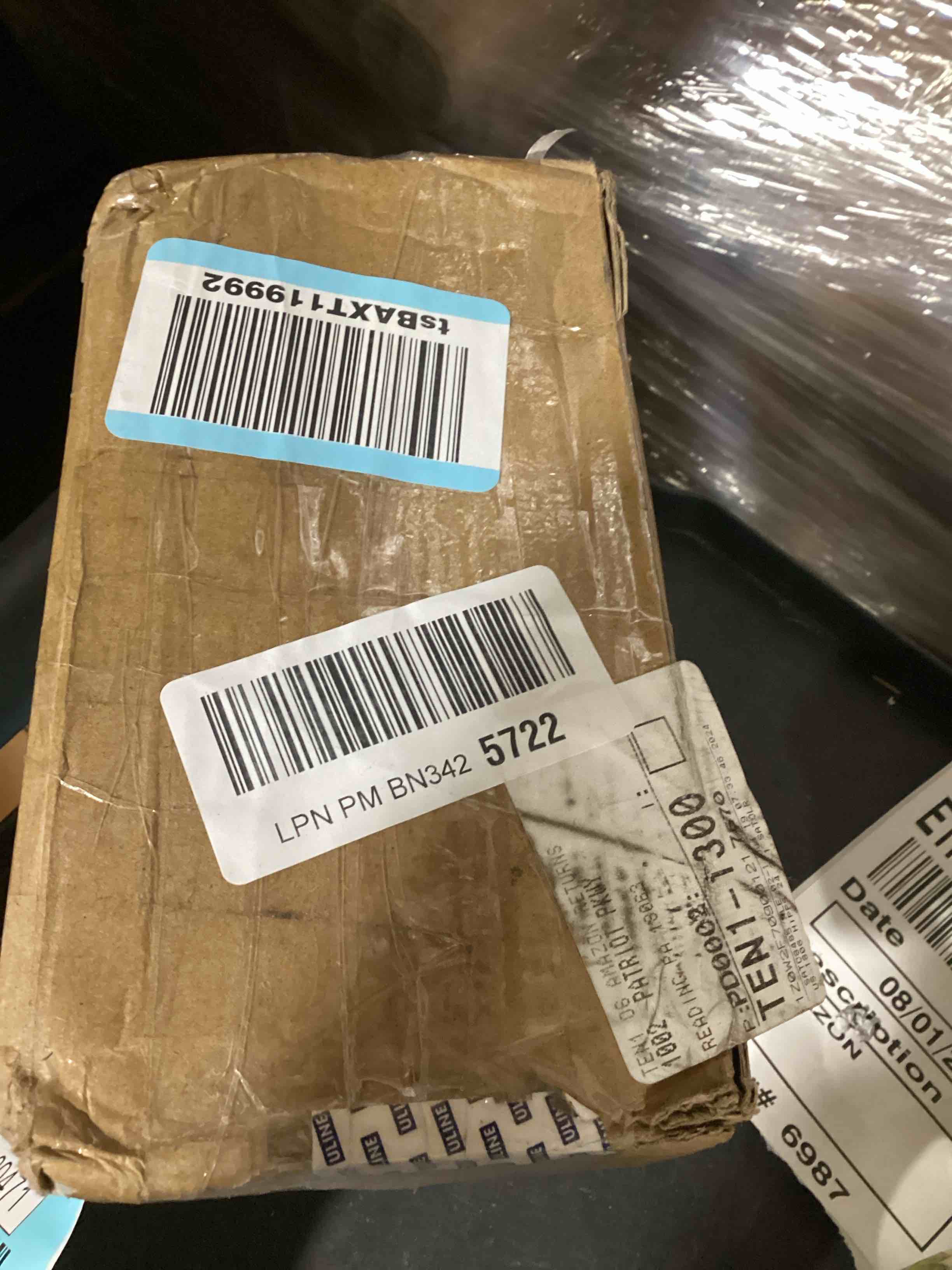 https://s3.amazonaws.com/lotting-images-prod/bidfta/BLU6380464_1722635560728.jpeg