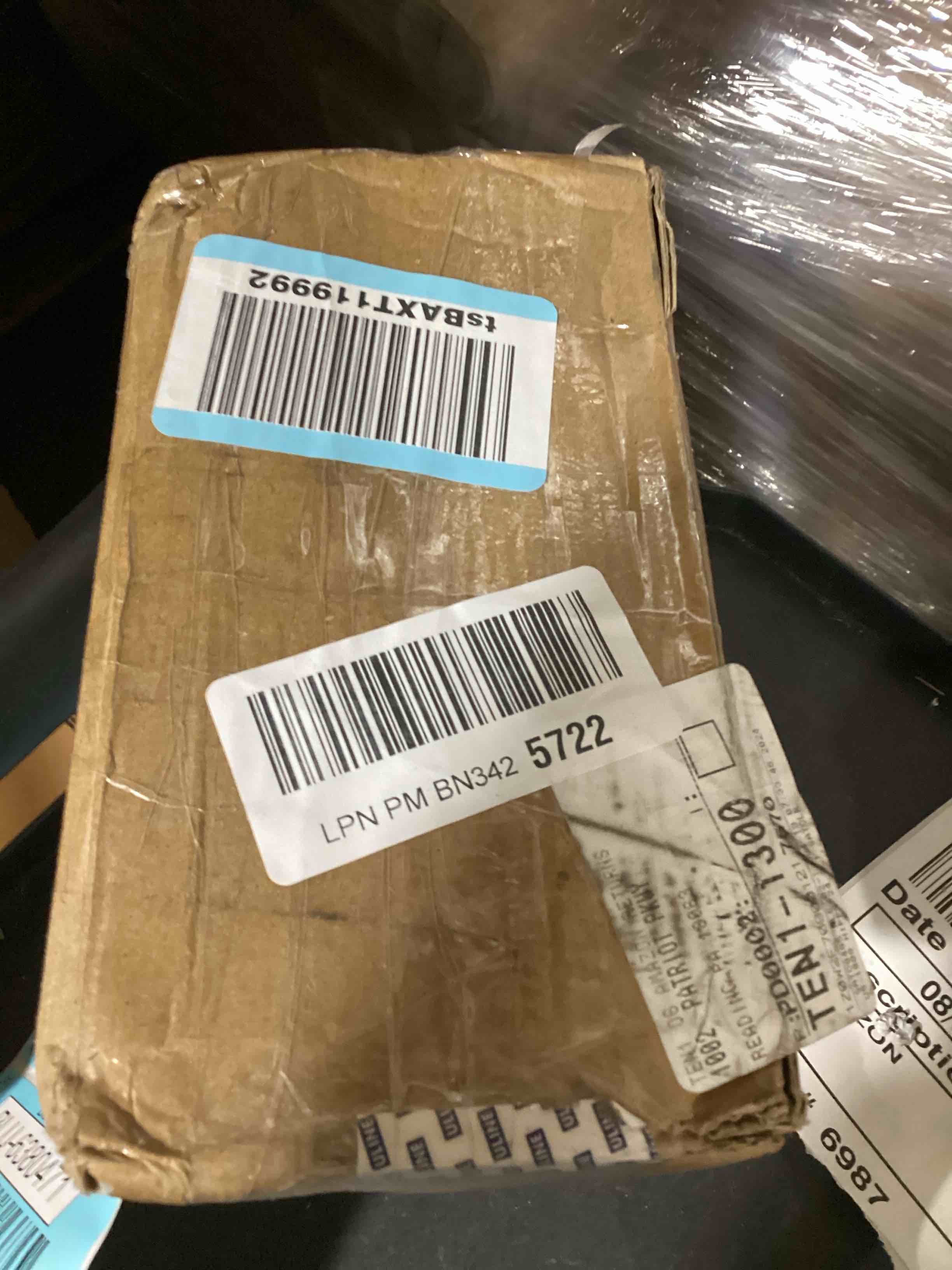 https://s3.amazonaws.com/lotting-images-prod/bidfta/BLU6380464_1722635561508.jpeg