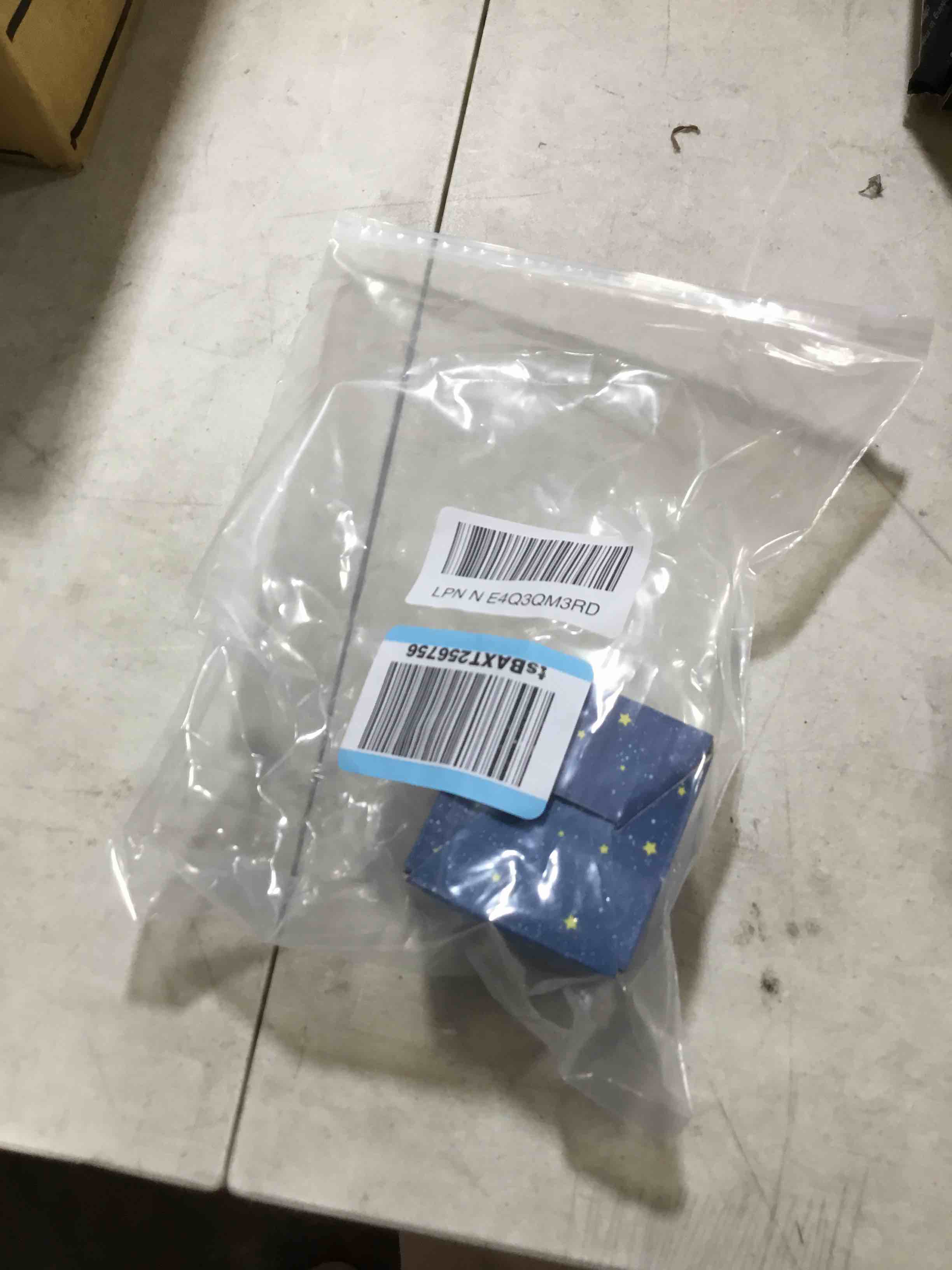https://s3.amazonaws.com/lotting-images-prod/bidfta/BLU6380860_1723044365790.jpeg