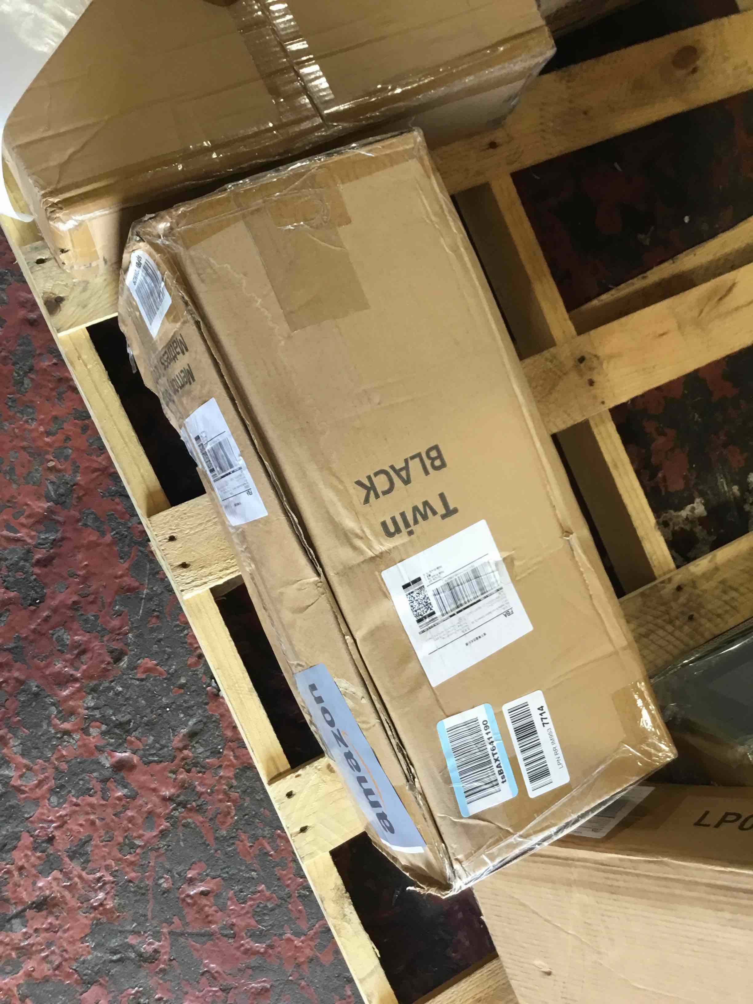 https://s3.amazonaws.com/lotting-images-prod/bidfta/BLU6380900_1723052754504.jpeg