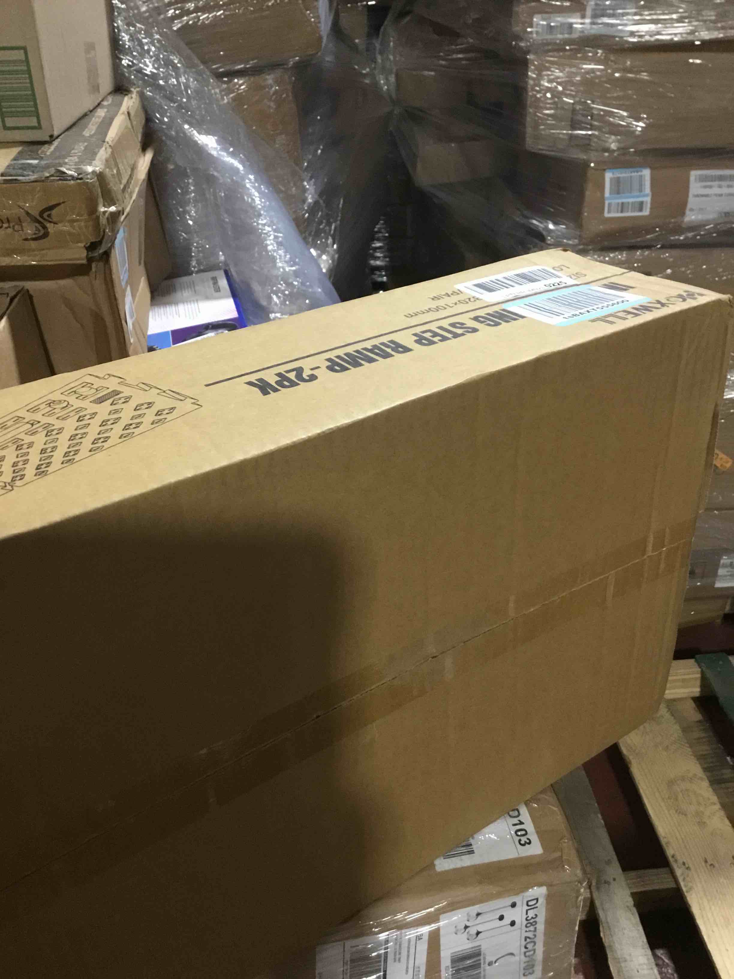 https://s3.amazonaws.com/lotting-images-prod/bidfta/BLU6381003_1723208851243.jpeg
