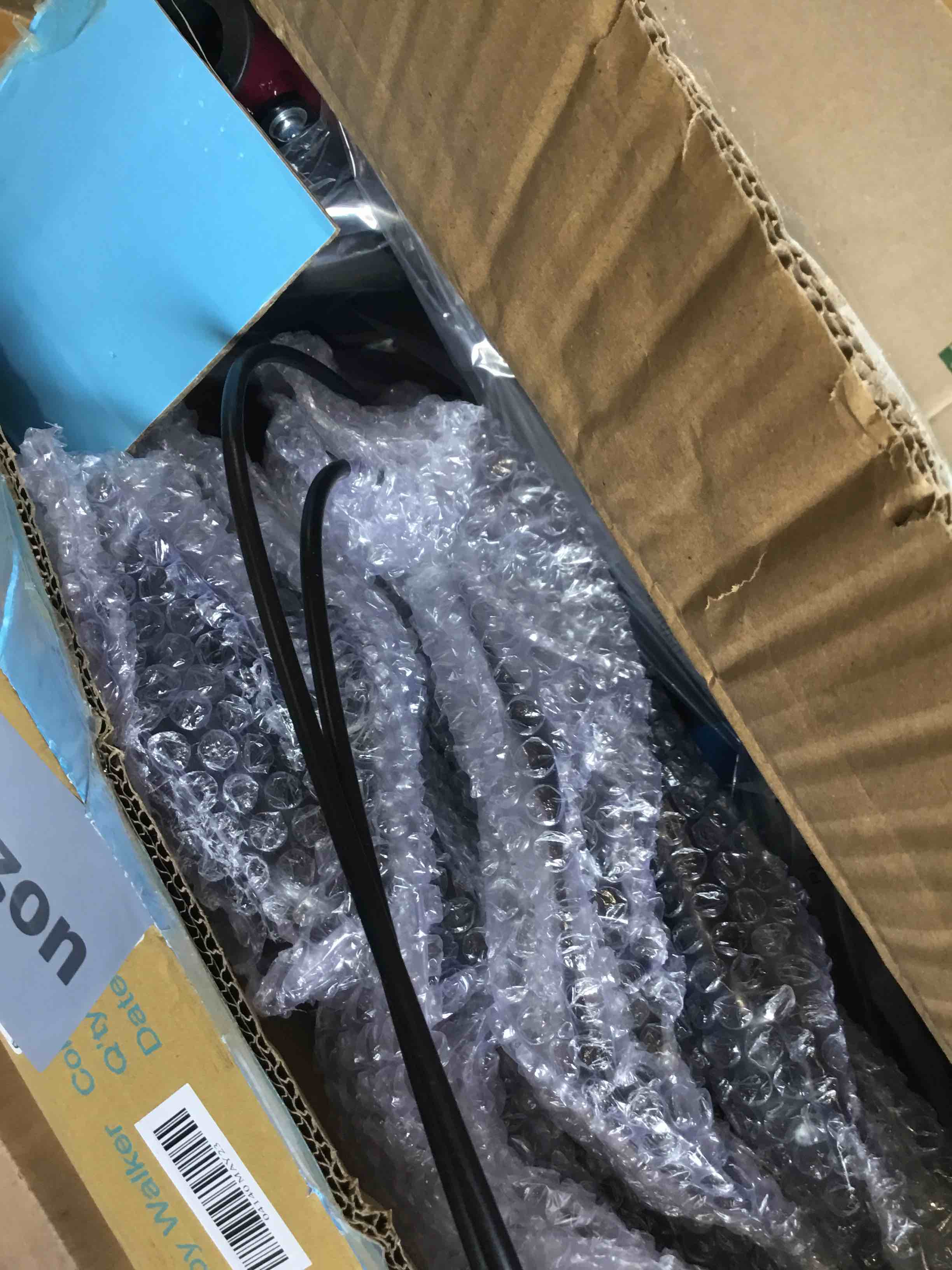 https://s3.amazonaws.com/lotting-images-prod/bidfta/BLU6381078_1723224216379.jpeg