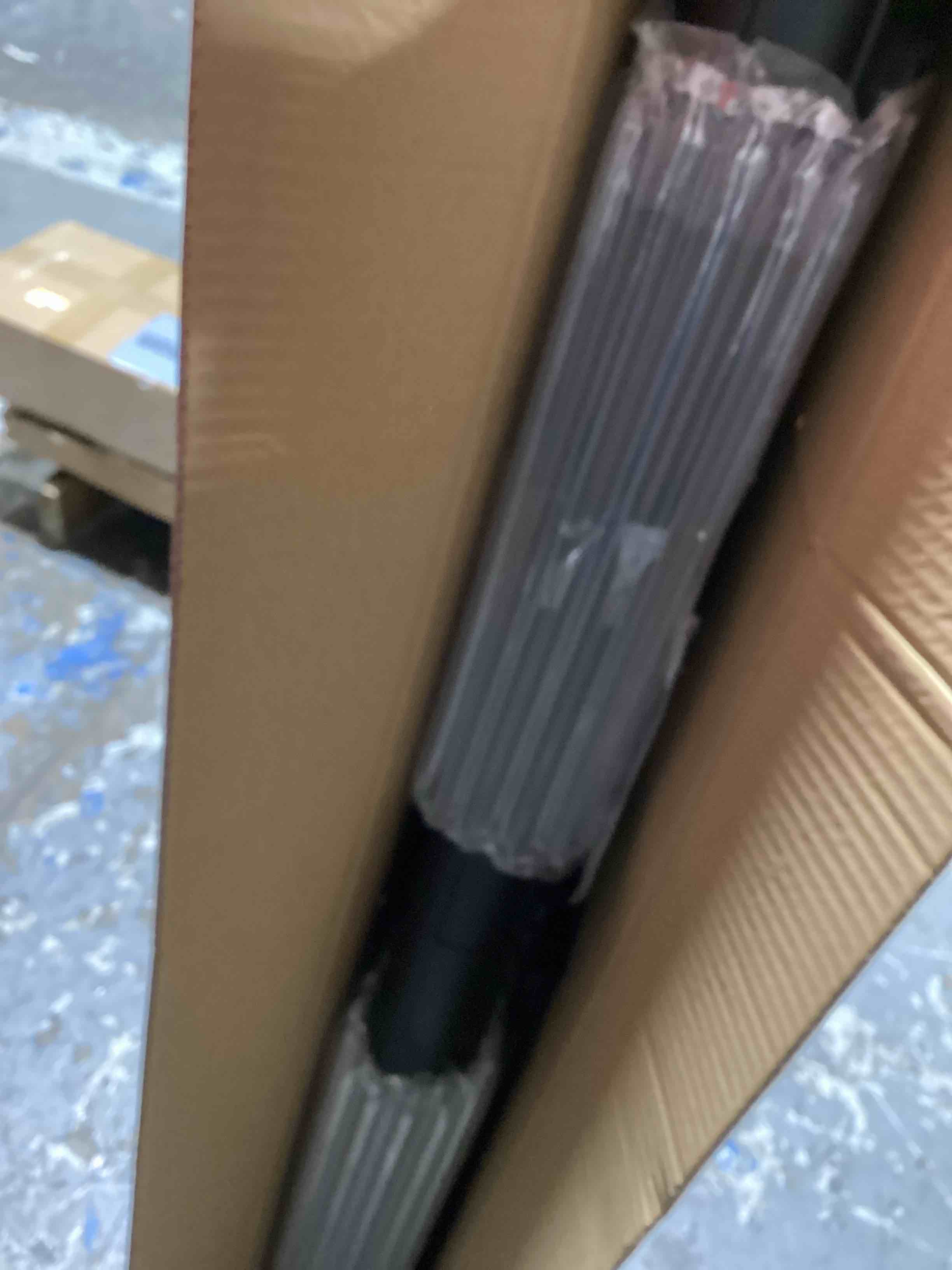 https://s3.amazonaws.com/lotting-images-prod/bidfta/BLU6381982_1712150943356.jpeg