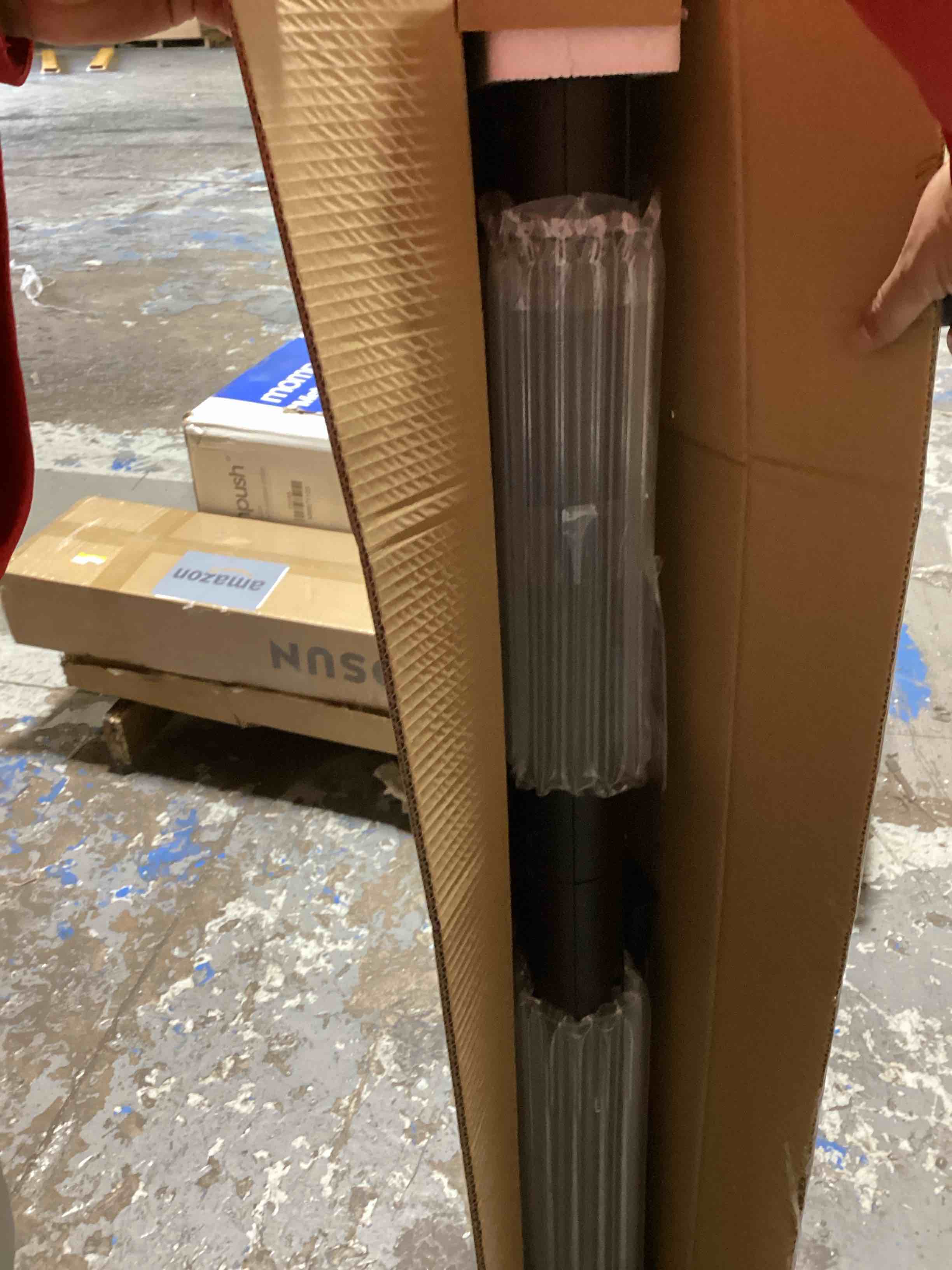 https://s3.amazonaws.com/lotting-images-prod/bidfta/BLU6381982_1712150950202.jpeg