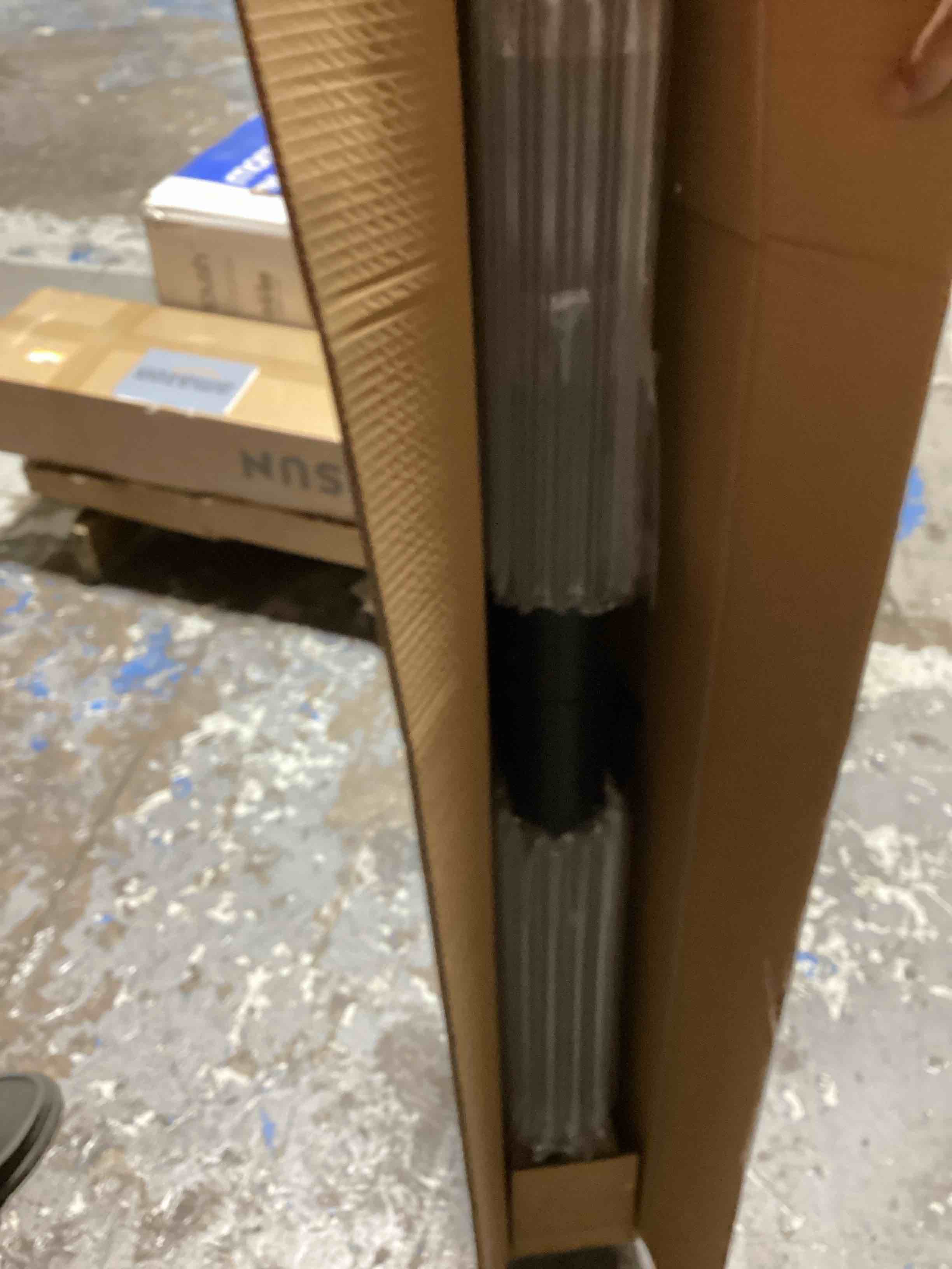 https://s3.amazonaws.com/lotting-images-prod/bidfta/BLU6381982_1712150951354.jpeg