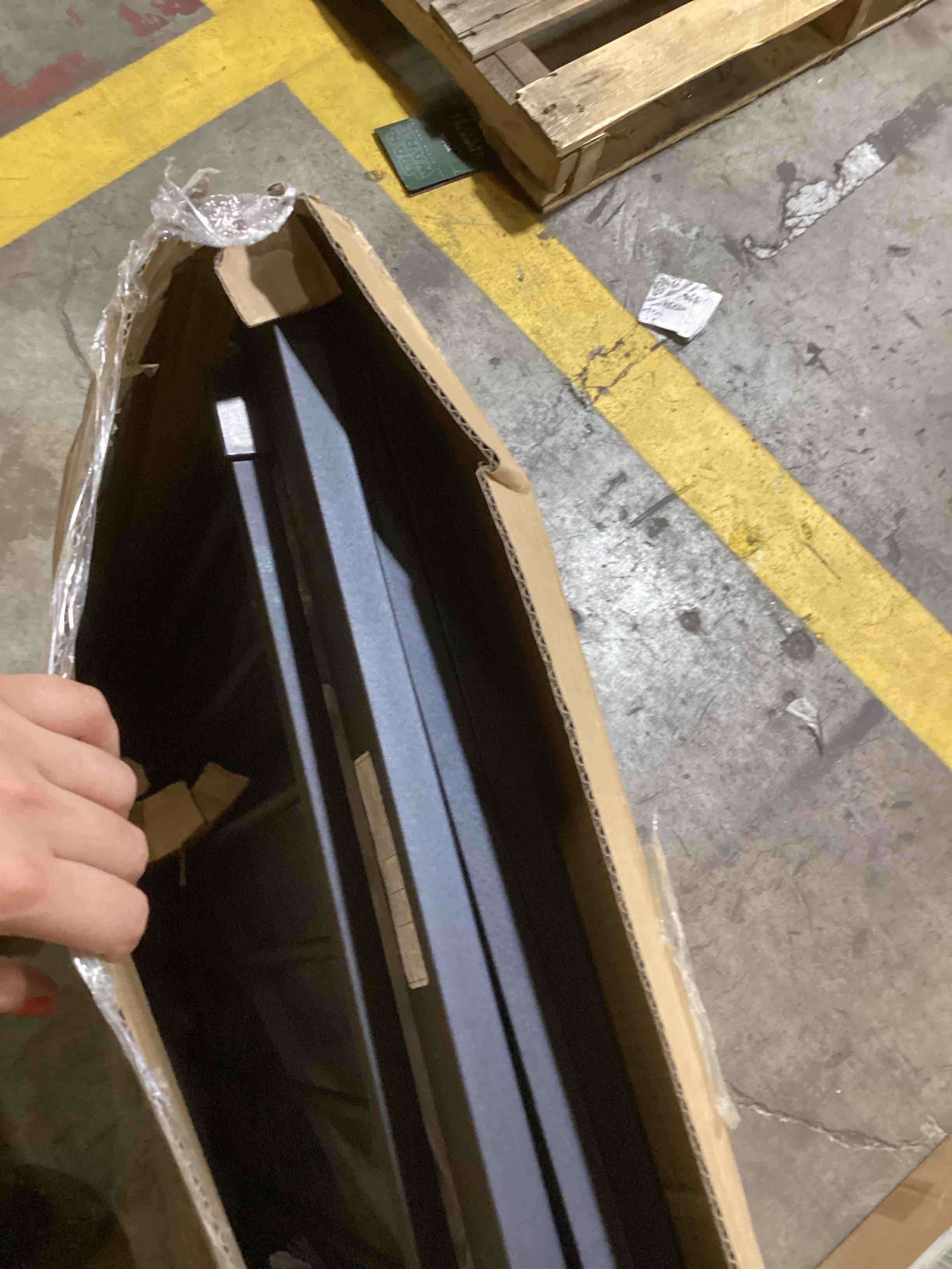 https://s3.amazonaws.com/lotting-images-prod/bidfta/BLU6383272_1718831232021.jpeg