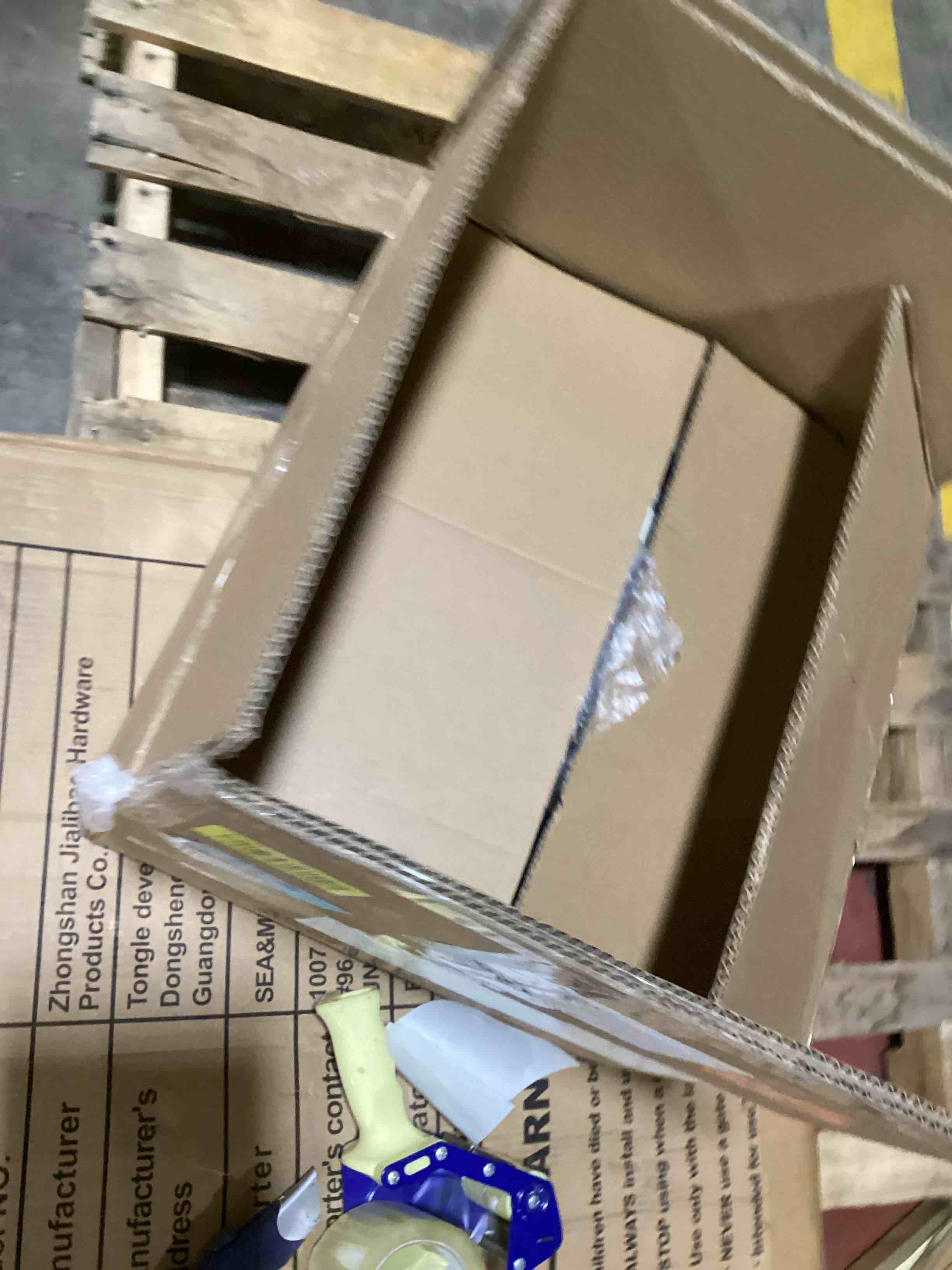 https://s3.amazonaws.com/lotting-images-prod/bidfta/BLU6383275_1718830967047.jpeg