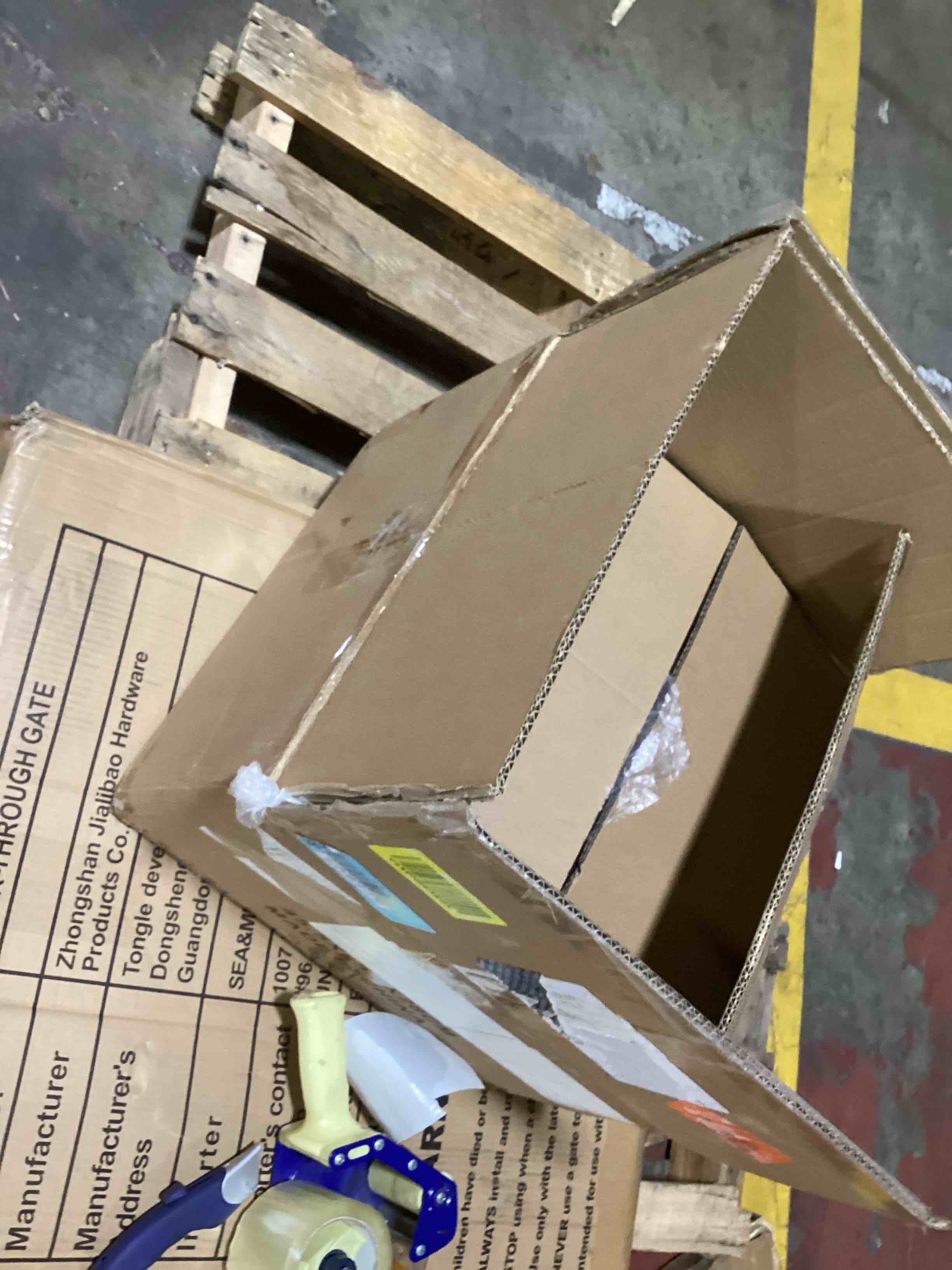 https://s3.amazonaws.com/lotting-images-prod/bidfta/BLU6383275_1718830967905.jpeg