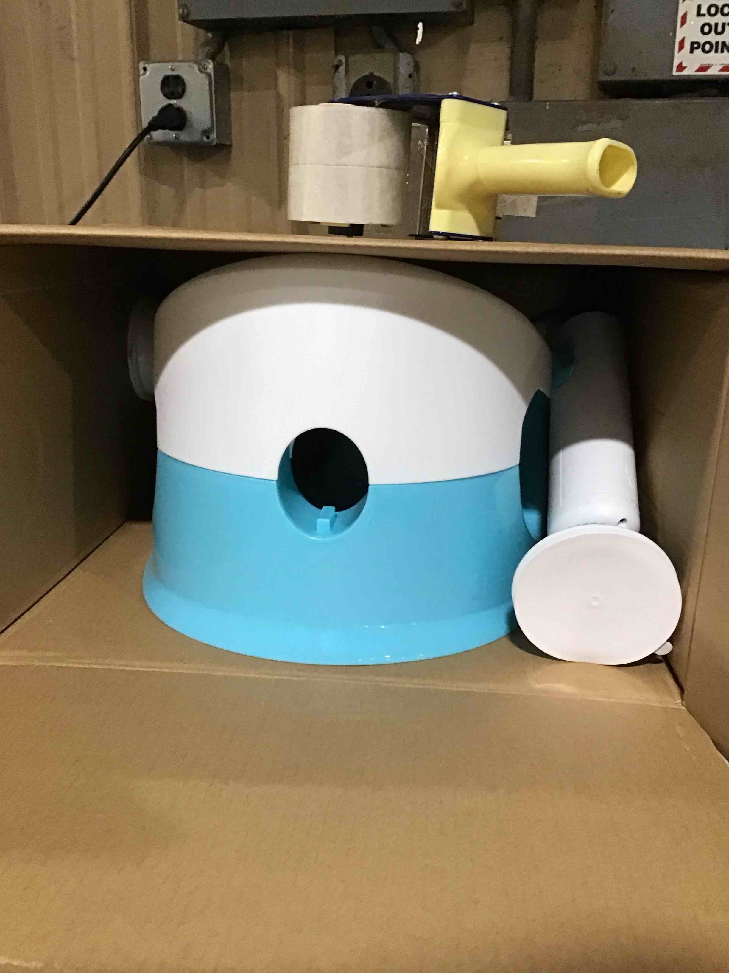https://s3.amazonaws.com/lotting-images-prod/bidfta/BLU6383952_1721929278060.jpeg