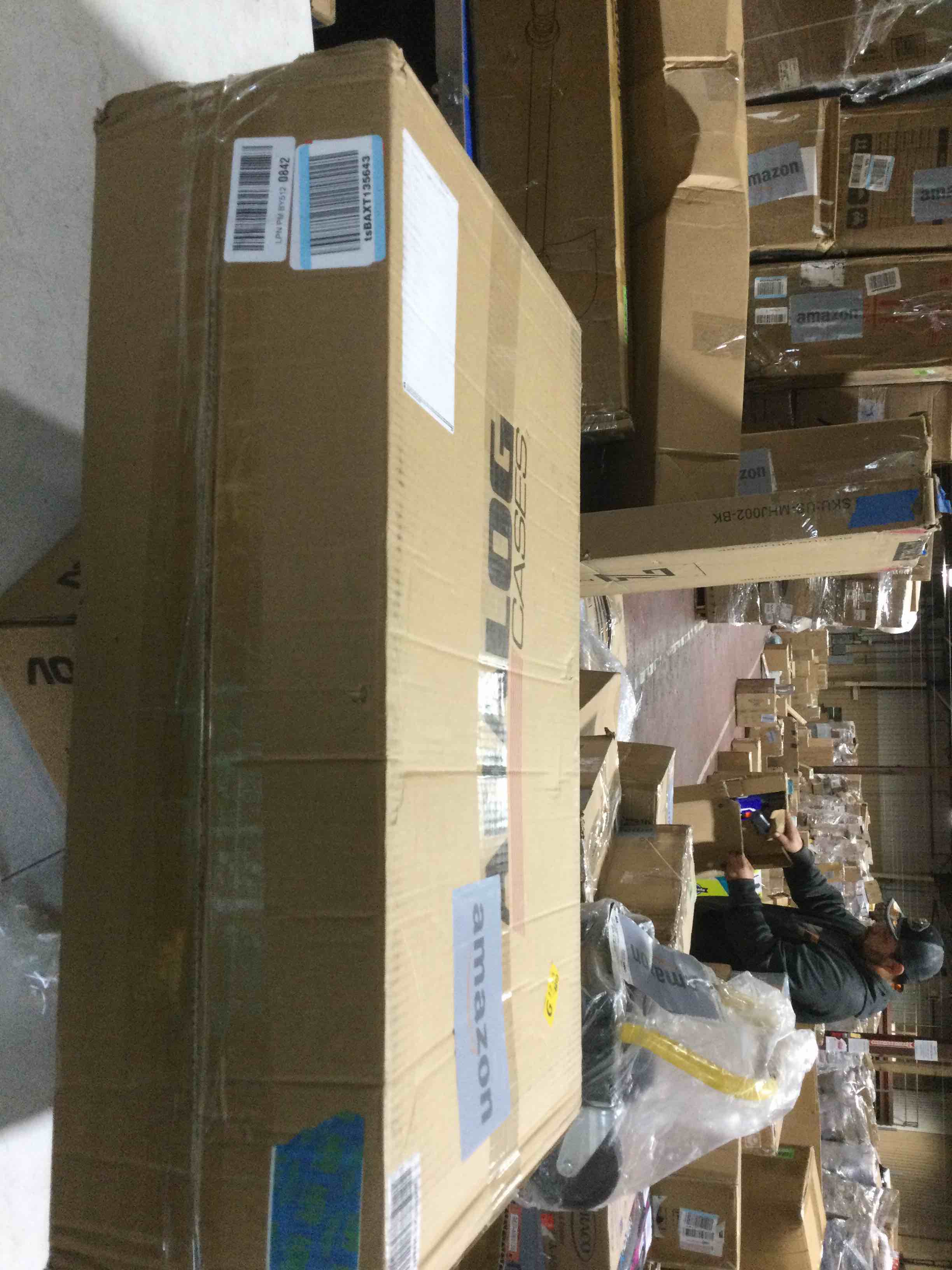 https://s3.amazonaws.com/lotting-images-prod/bidfta/BLU6384445_1711550297438.jpeg