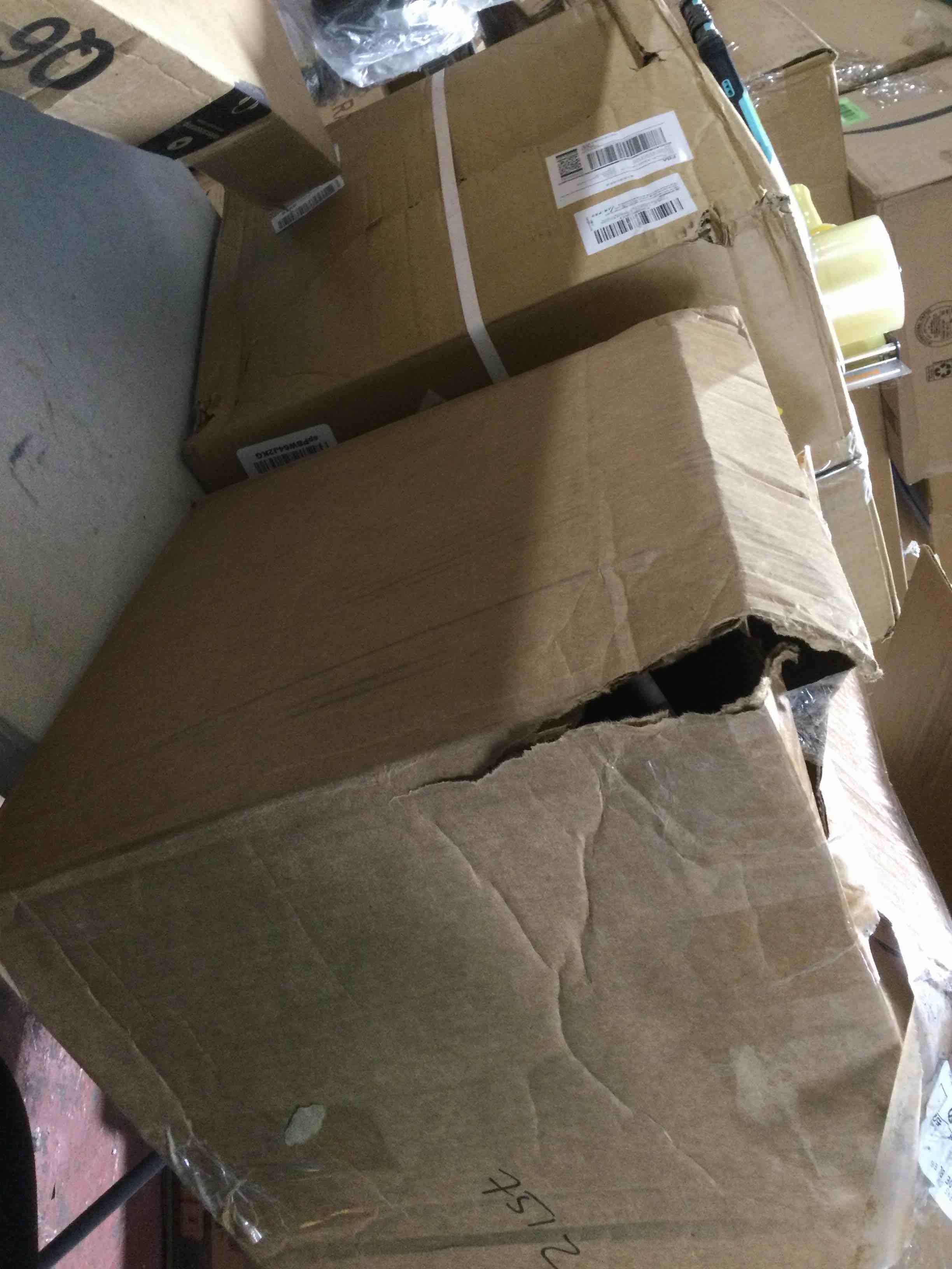 https://s3.amazonaws.com/lotting-images-prod/bidfta/BLU6384448_1711552298953.jpeg