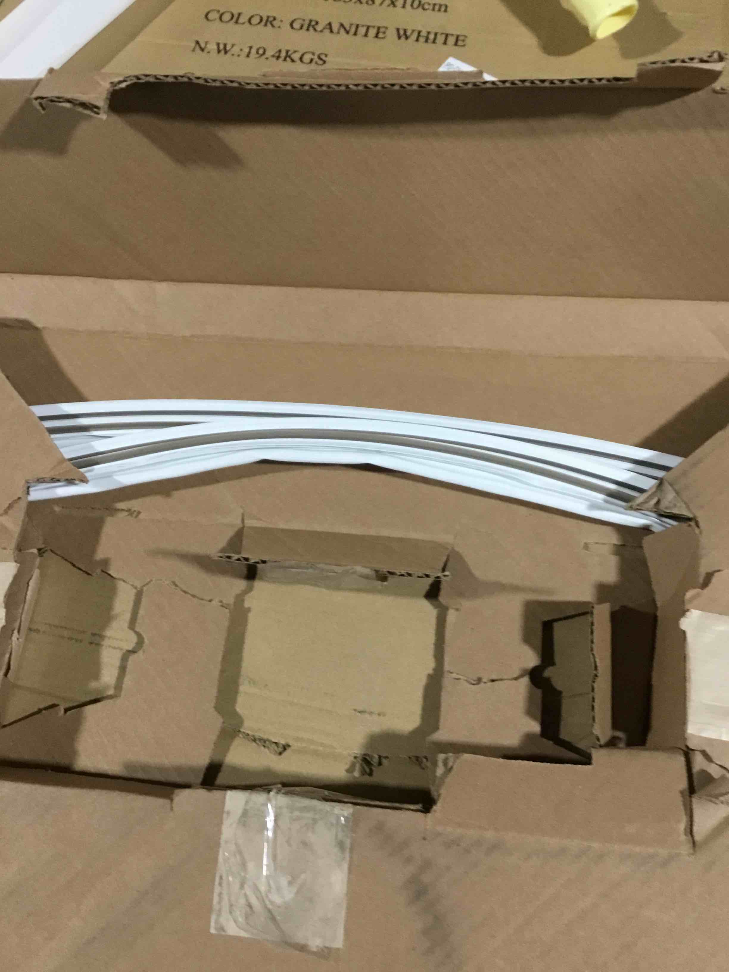 https://s3.amazonaws.com/lotting-images-prod/bidfta/BLU6384483_1711552088927.jpeg