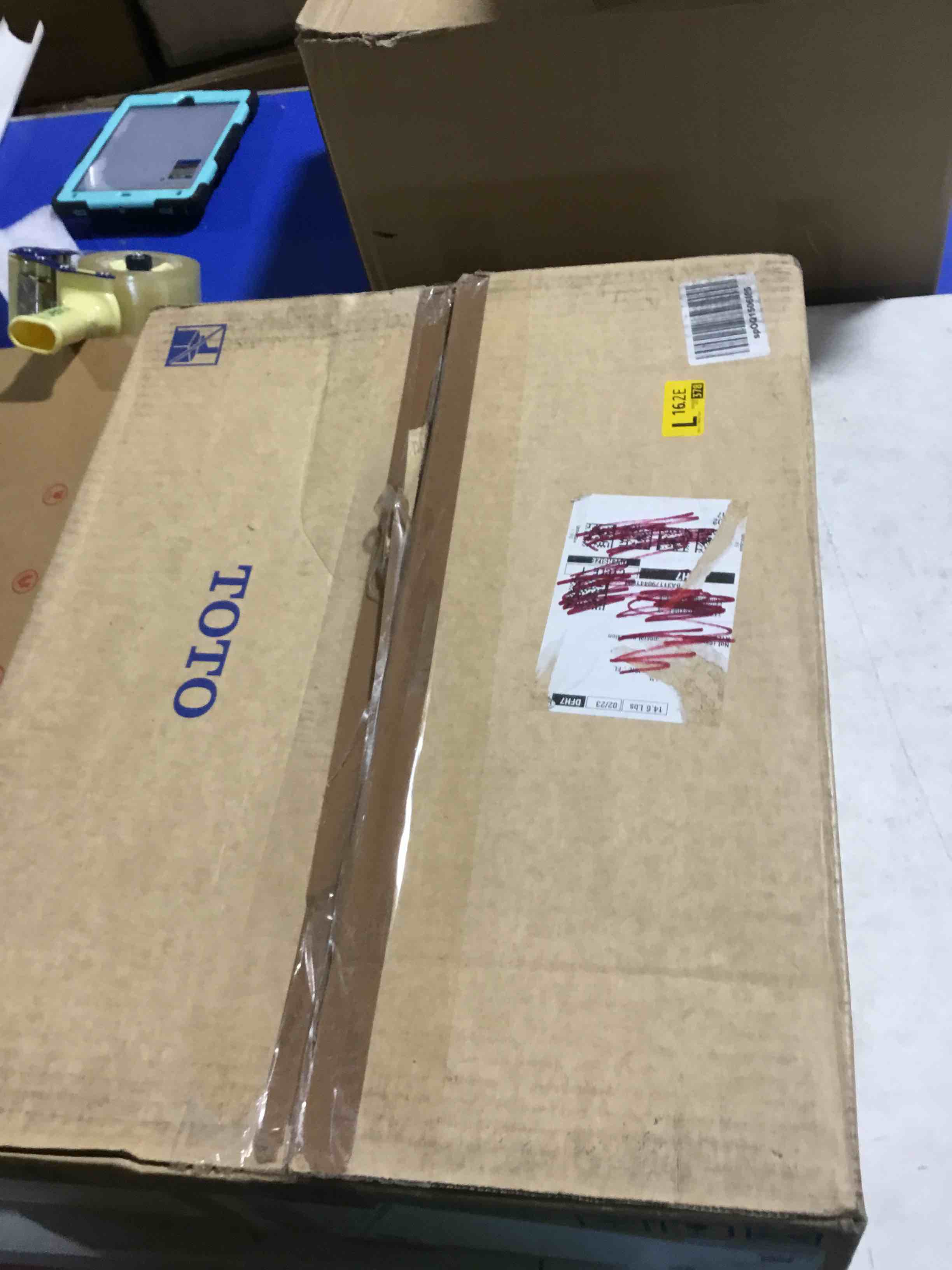 https://s3.amazonaws.com/lotting-images-prod/bidfta/BLU6384530_1711564852826.jpeg