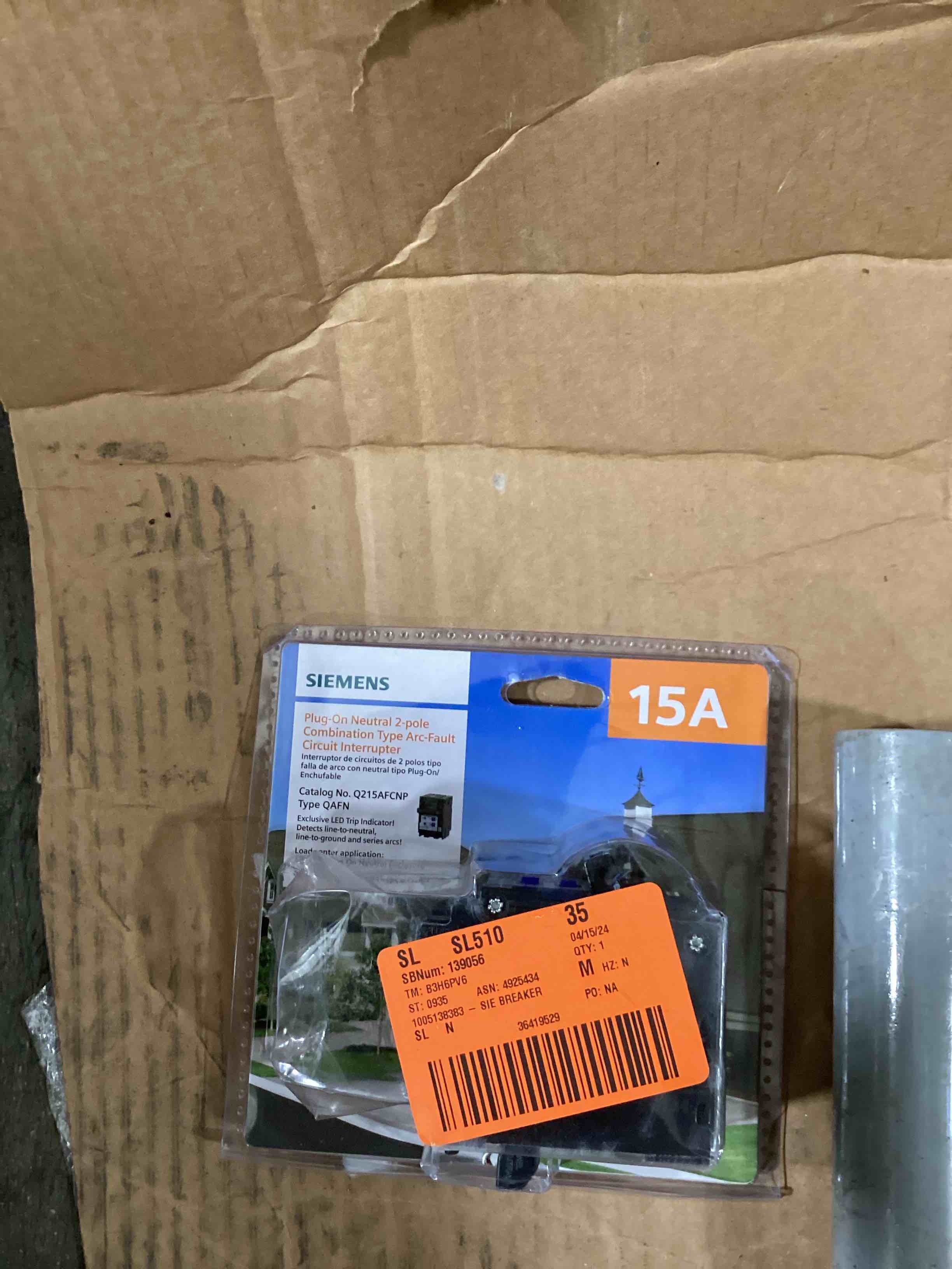 https://s3.amazonaws.com/lotting-images-prod/bidfta/BLU6385369_1715106336282.jpeg