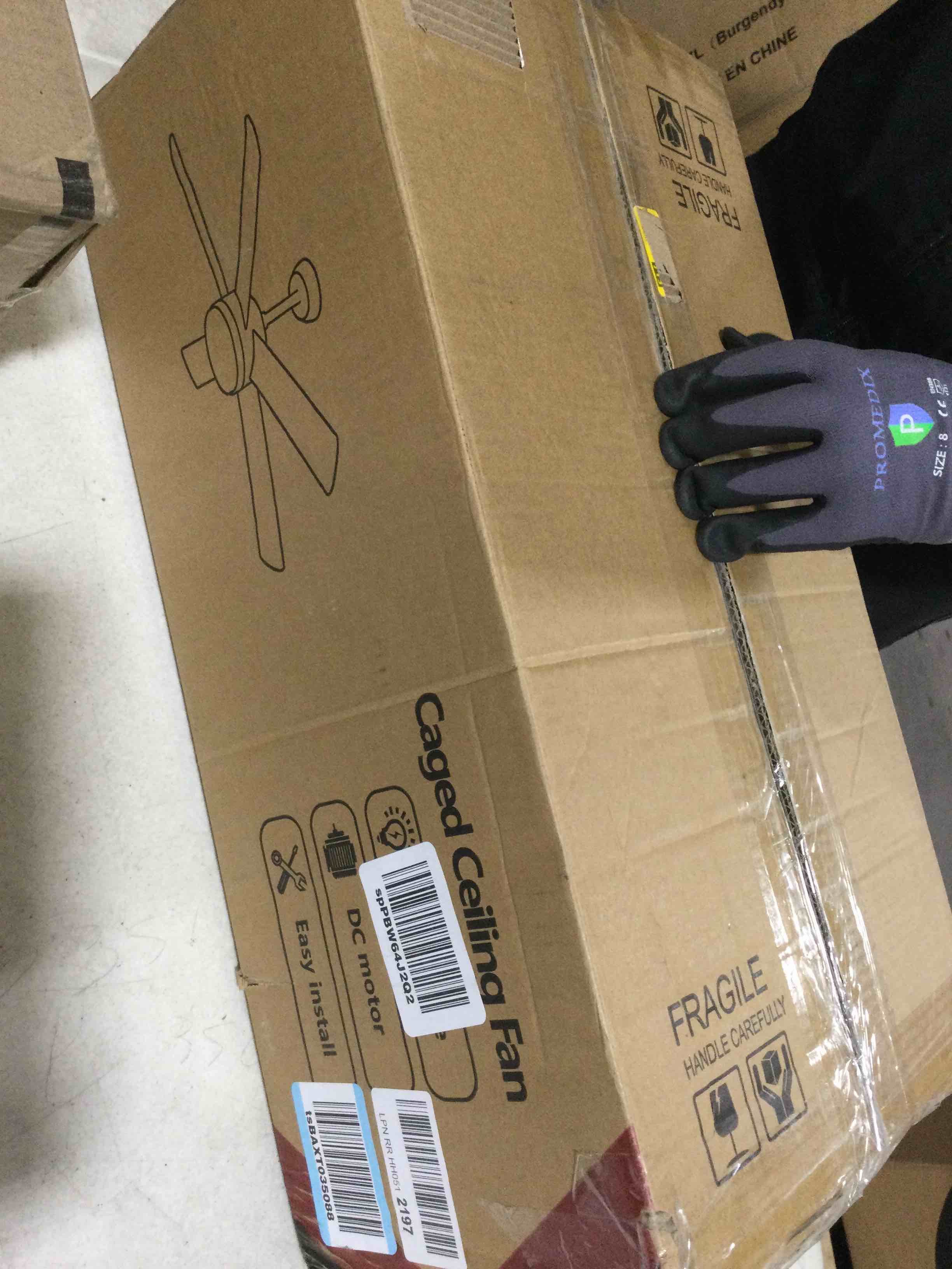 https://s3.amazonaws.com/lotting-images-prod/bidfta/BLU6386107_1711630264376.jpeg