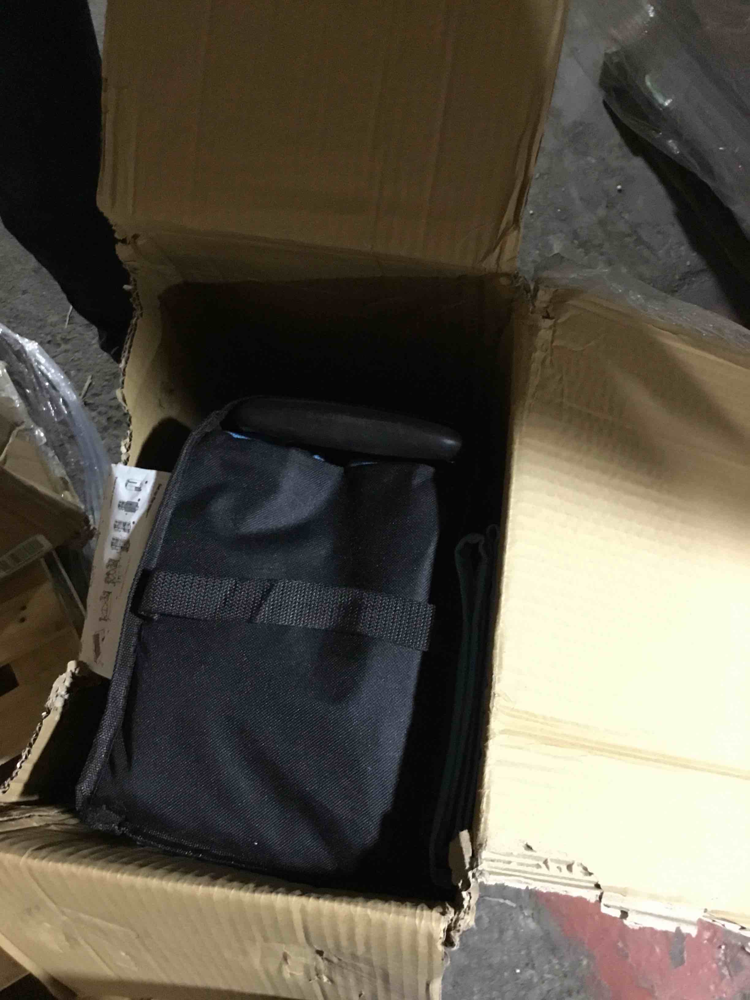 https://s3.amazonaws.com/lotting-images-prod/bidfta/BLU6386292_1712596741692.jpeg