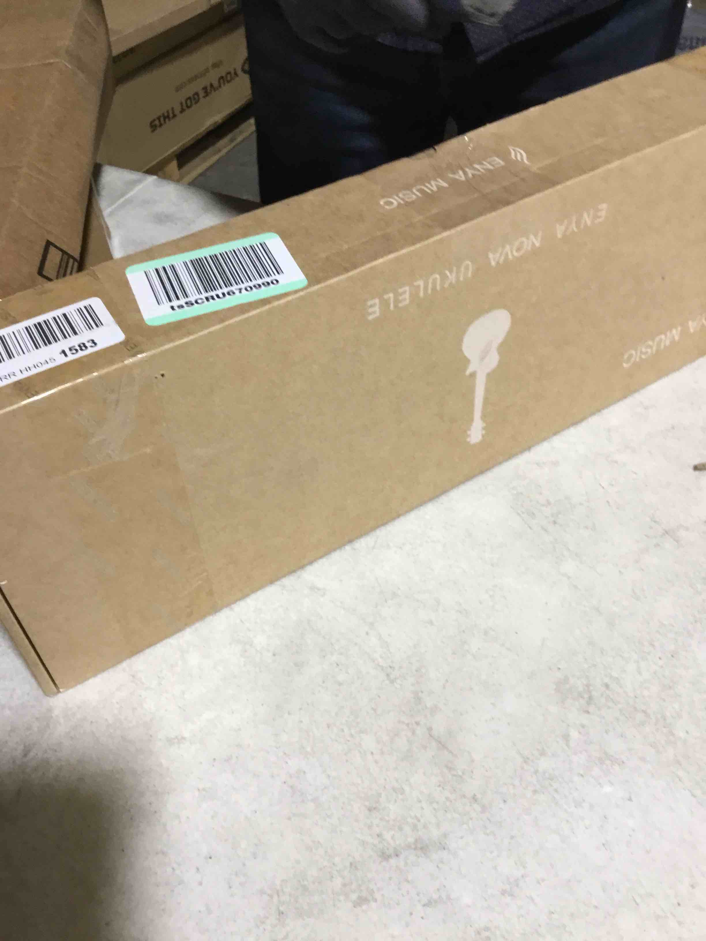 https://s3.amazonaws.com/lotting-images-prod/bidfta/BLU6386302_1712597784469.jpeg