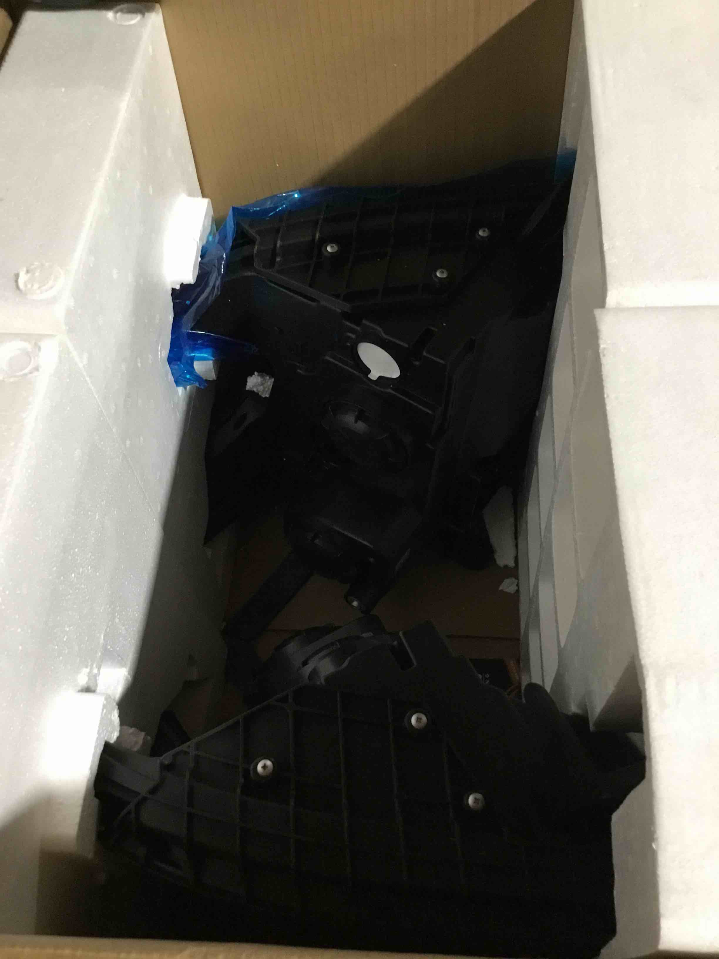 https://s3.amazonaws.com/lotting-images-prod/bidfta/BLU6386308_1712598476878.jpeg