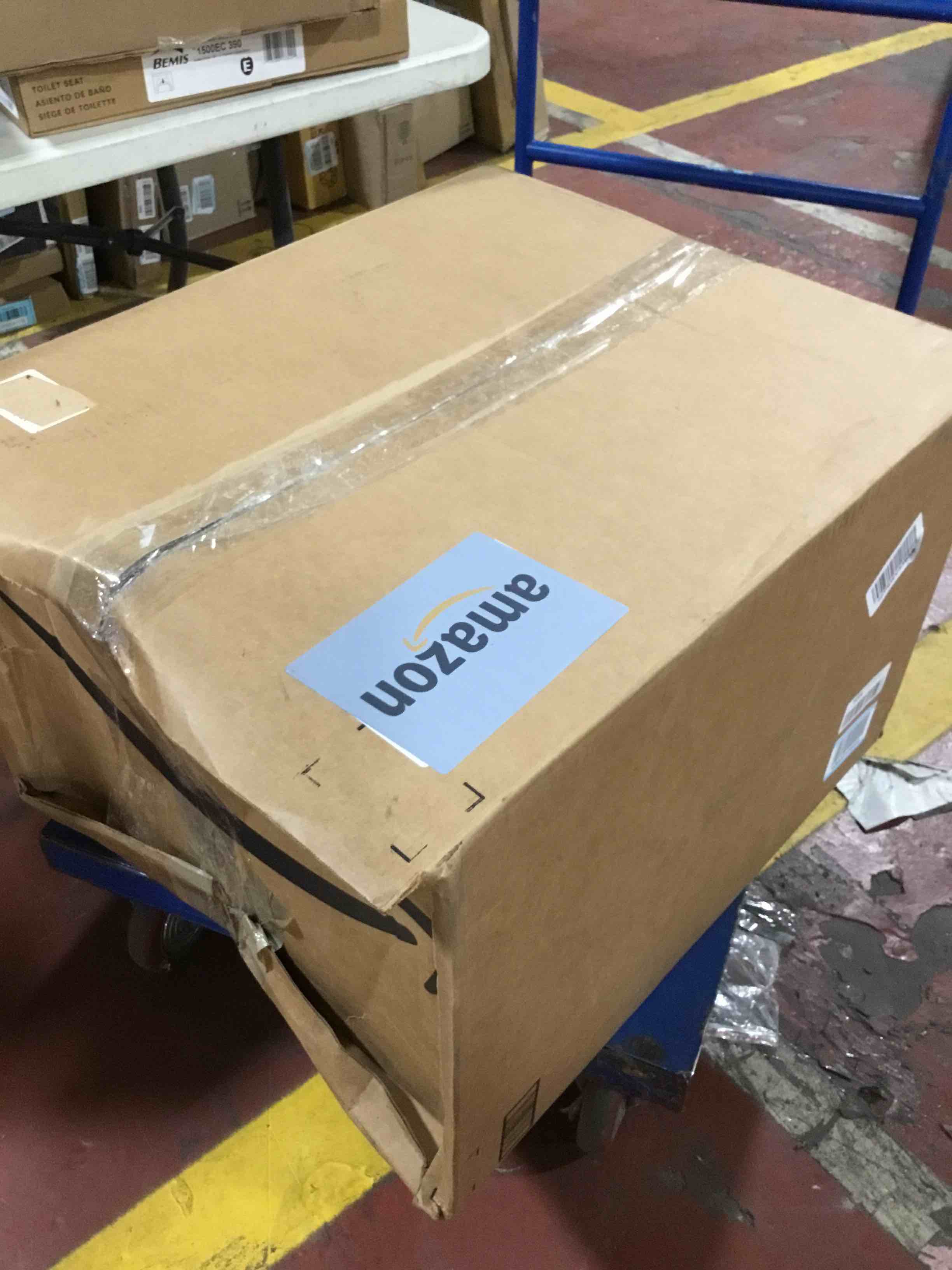 https://s3.amazonaws.com/lotting-images-prod/bidfta/BLU6386873_1713270826228.jpeg