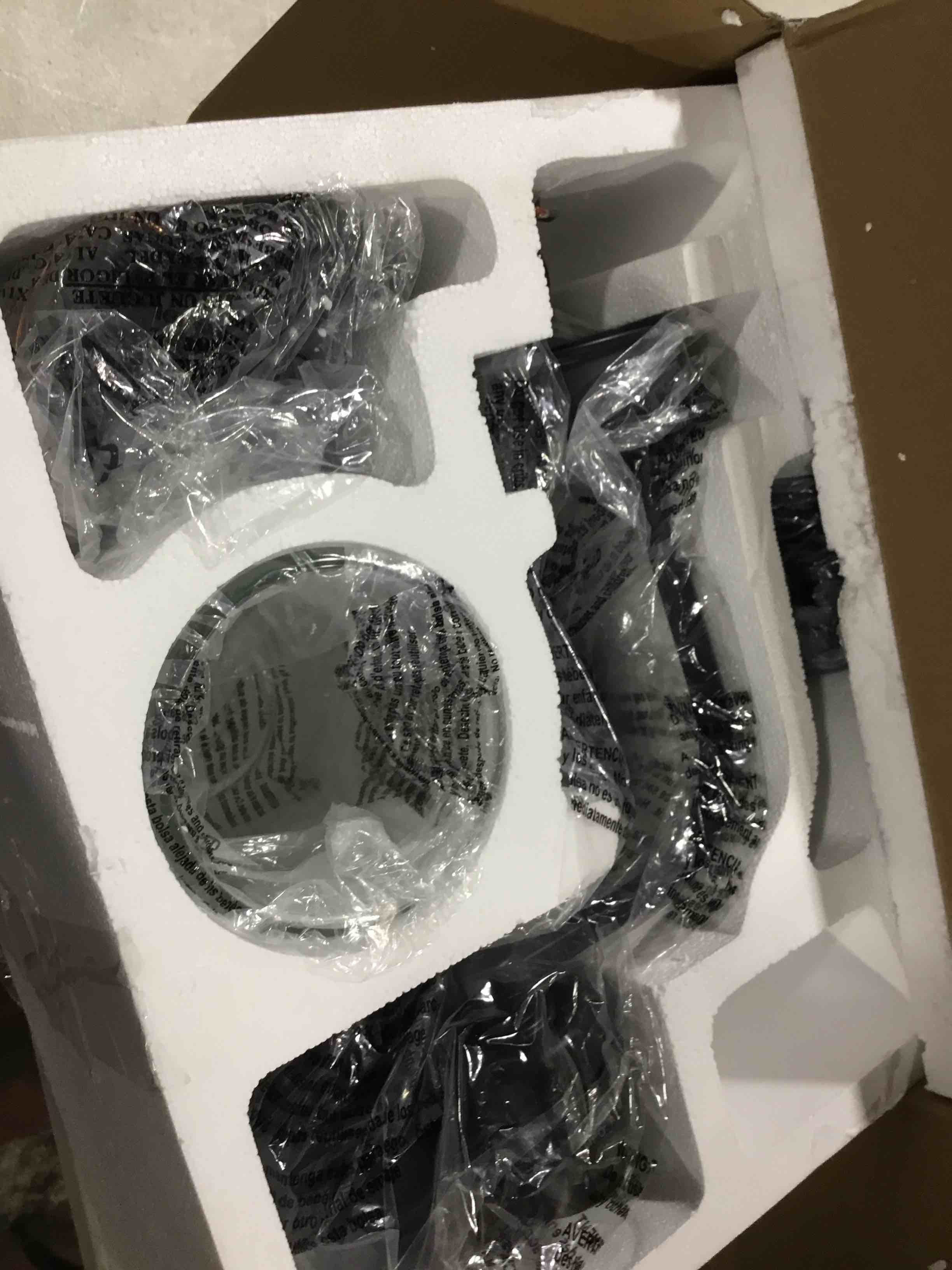 https://s3.amazonaws.com/lotting-images-prod/bidfta/BLU6387741_1714481827598.jpeg