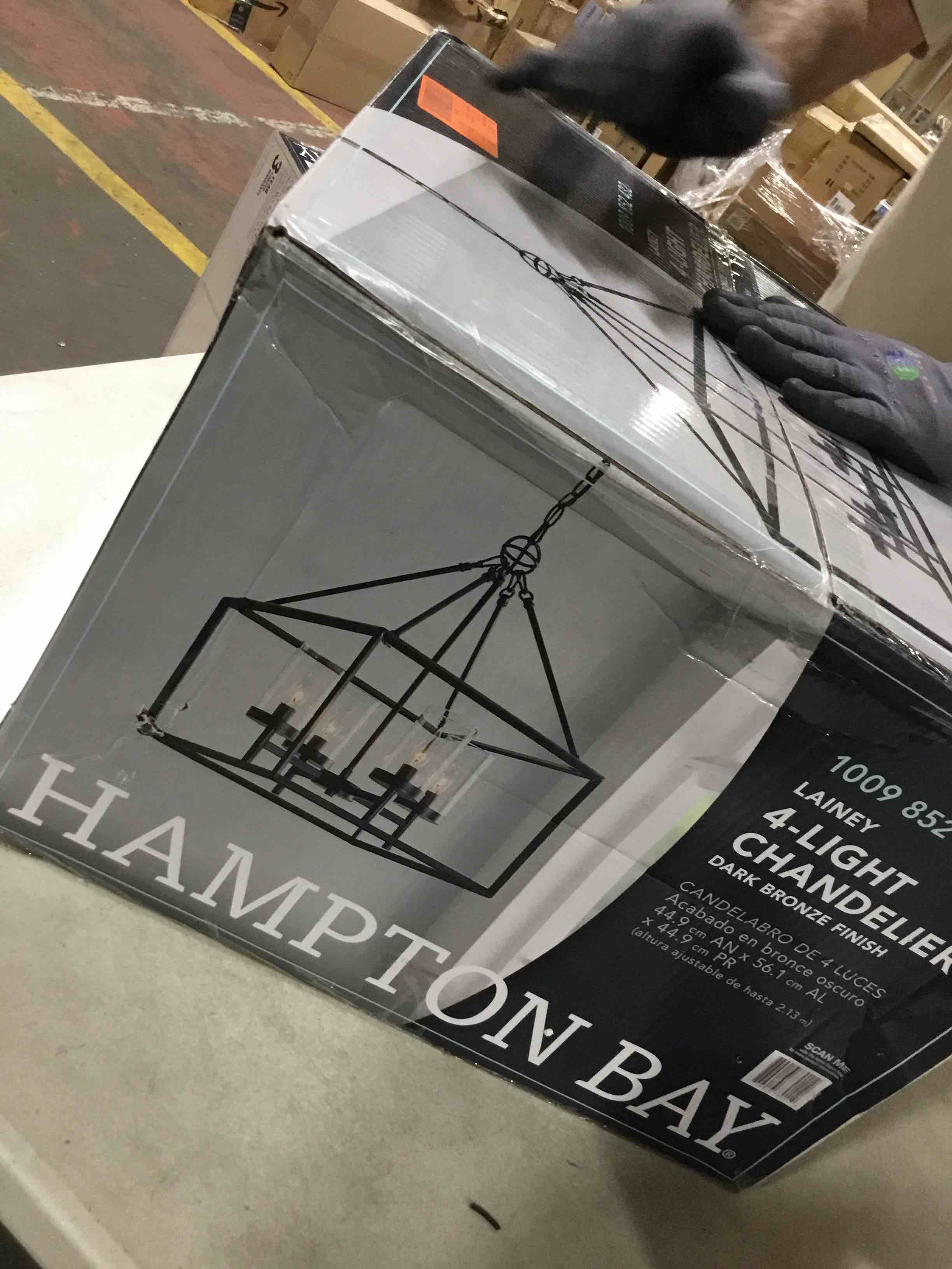 https://s3.amazonaws.com/lotting-images-prod/bidfta/BLU6387743_1714482075154.jpeg