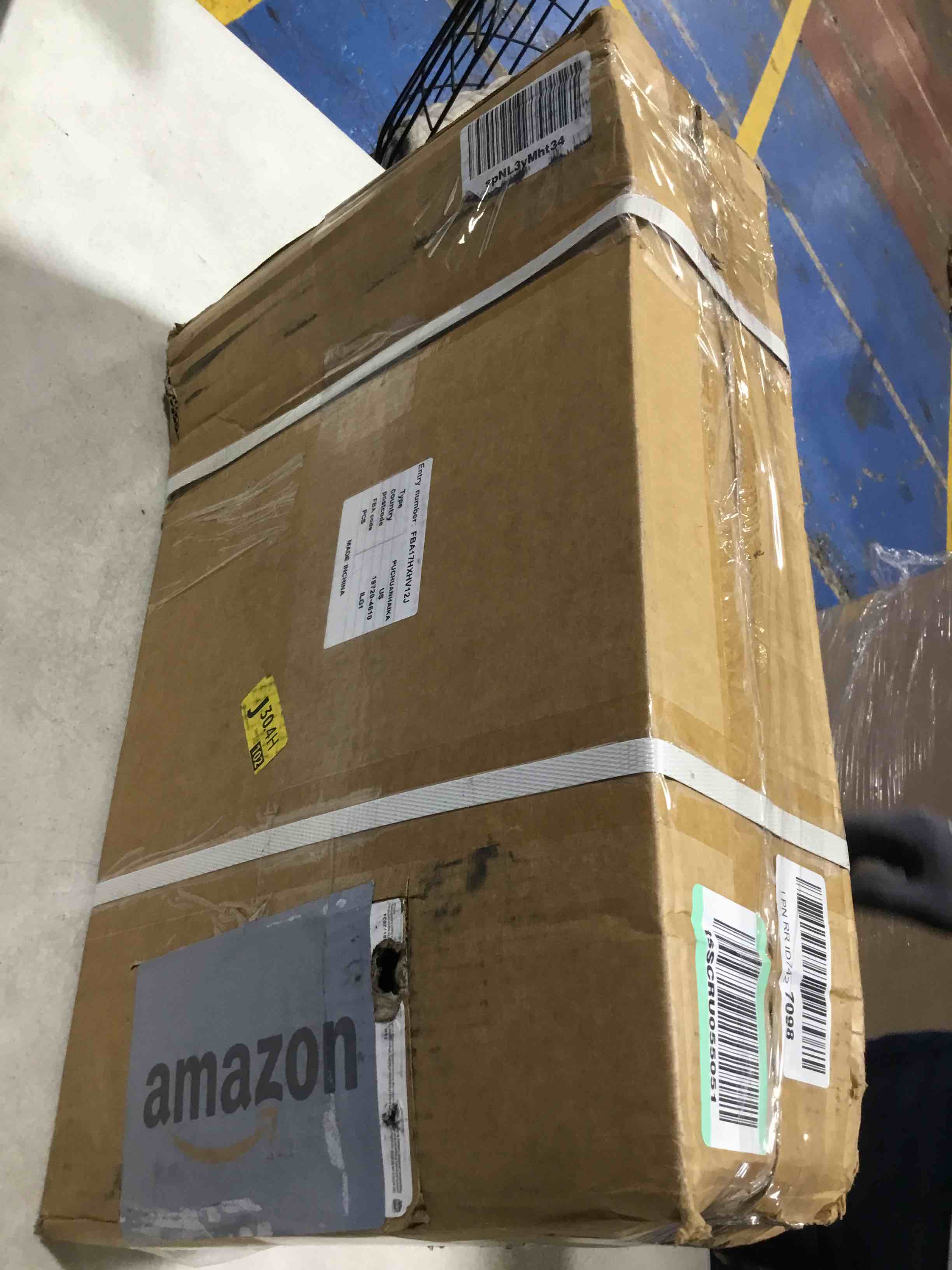 https://s3.amazonaws.com/lotting-images-prod/bidfta/BLU6388143_1715006667790.jpeg