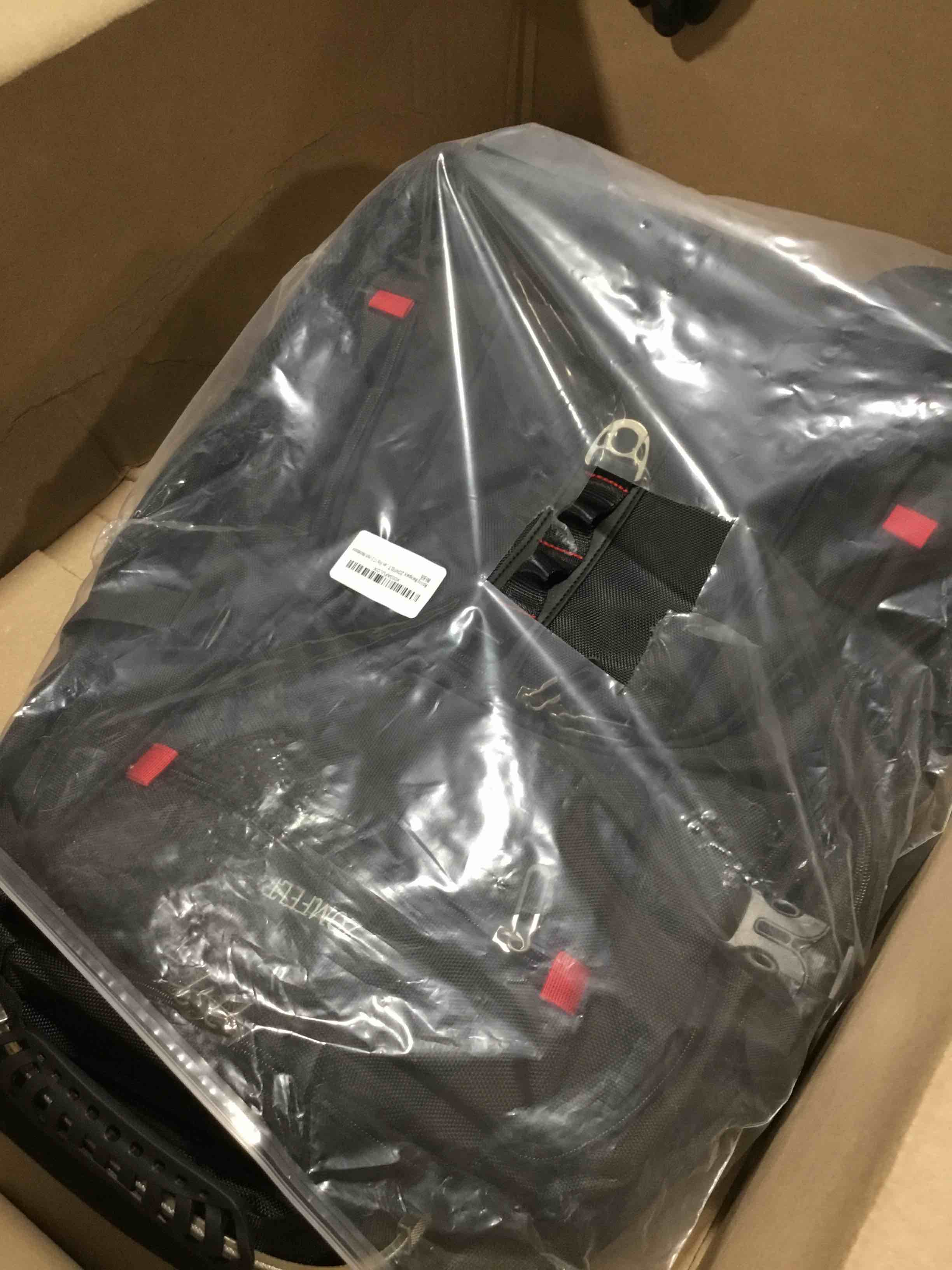 https://s3.amazonaws.com/lotting-images-prod/bidfta/BLU6388158_1715008570162.jpeg