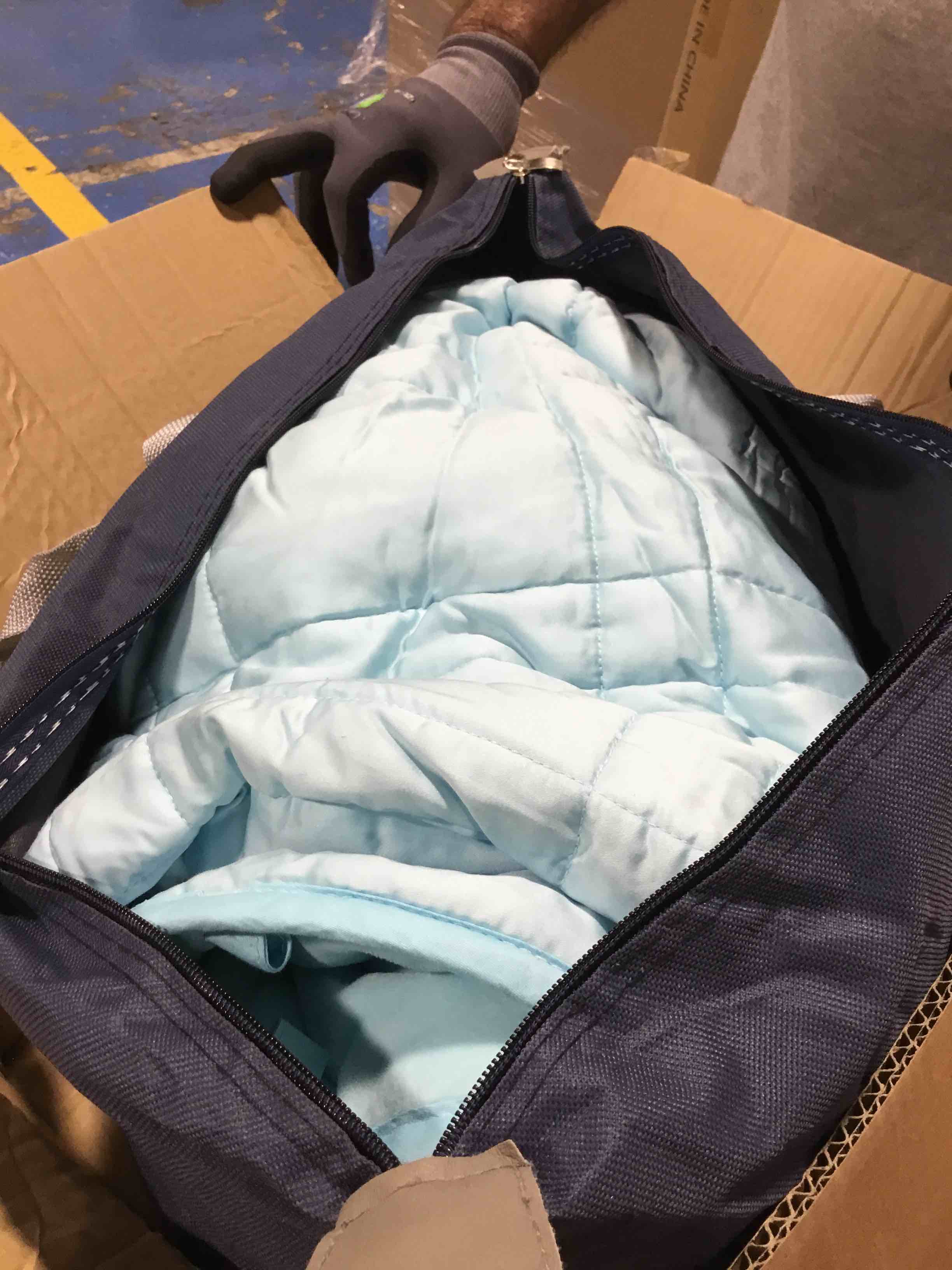 https://s3.amazonaws.com/lotting-images-prod/bidfta/BLU6388162_1715010190058.jpeg