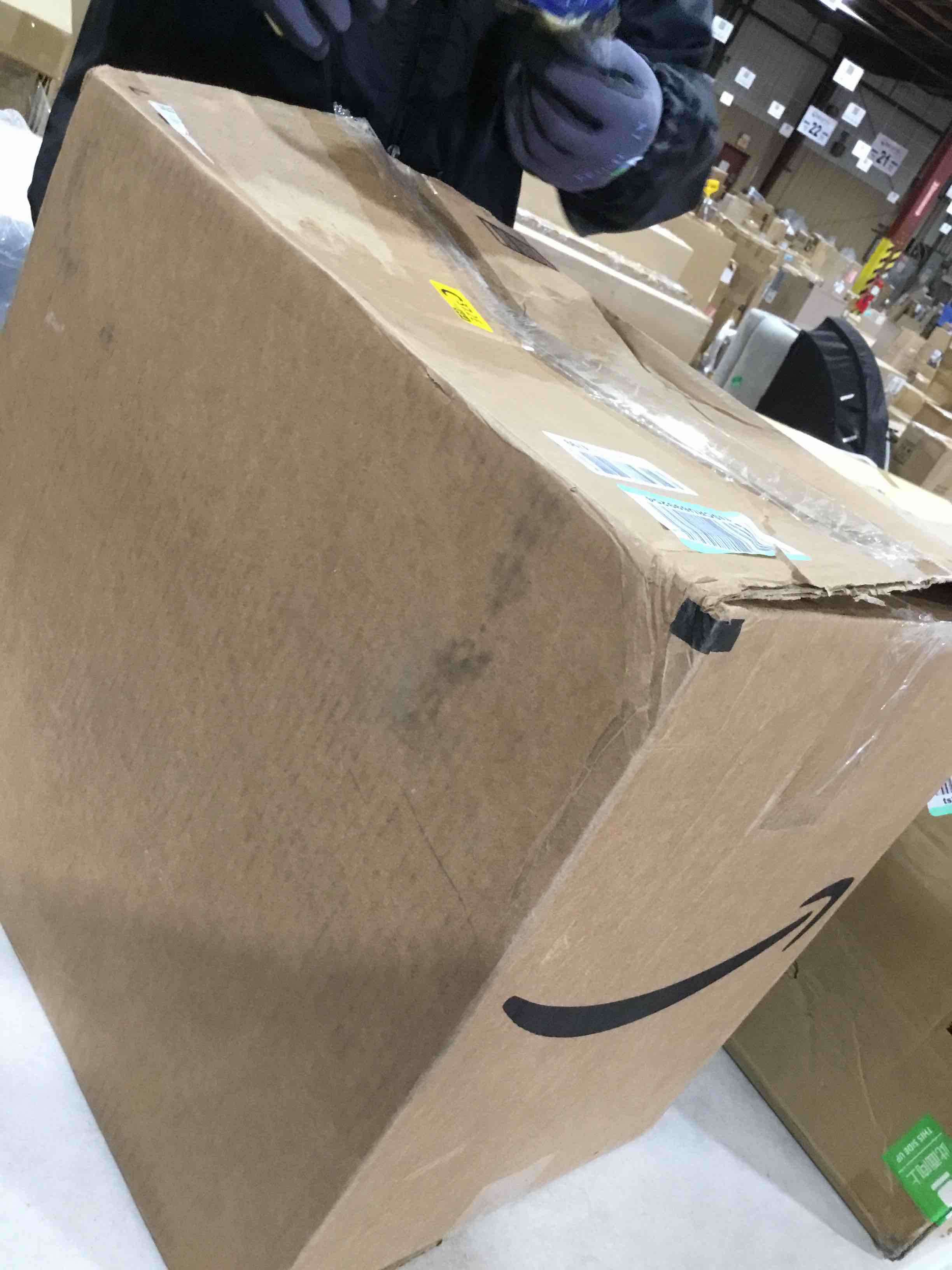 https://s3.amazonaws.com/lotting-images-prod/bidfta/BLU6388599_1715368830704.jpeg
