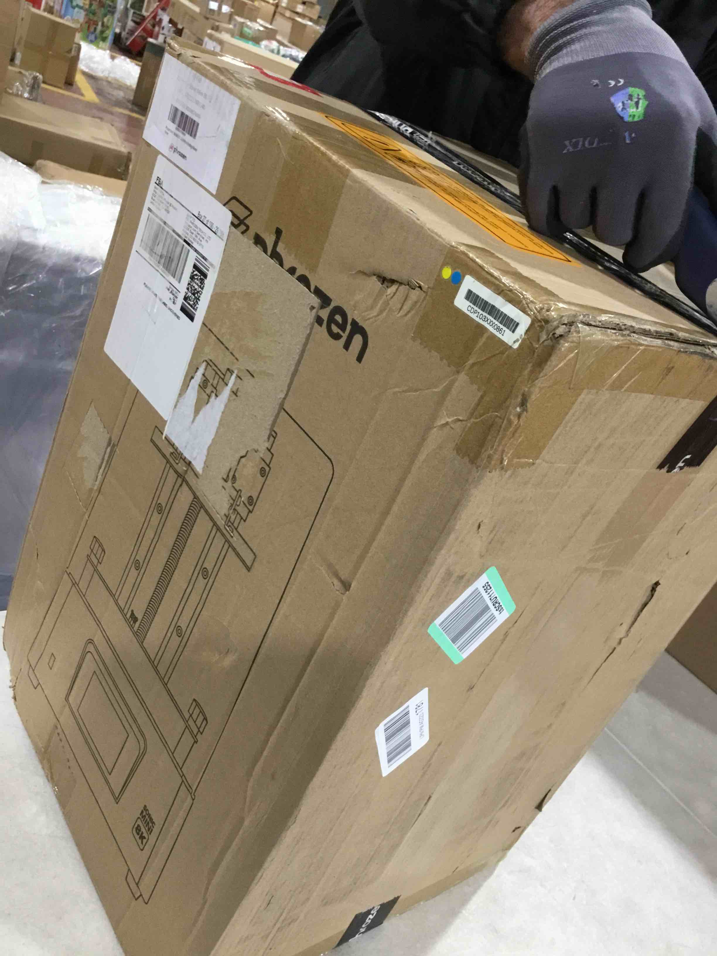 https://s3.amazonaws.com/lotting-images-prod/bidfta/BLU6388600_1715368901749.jpeg