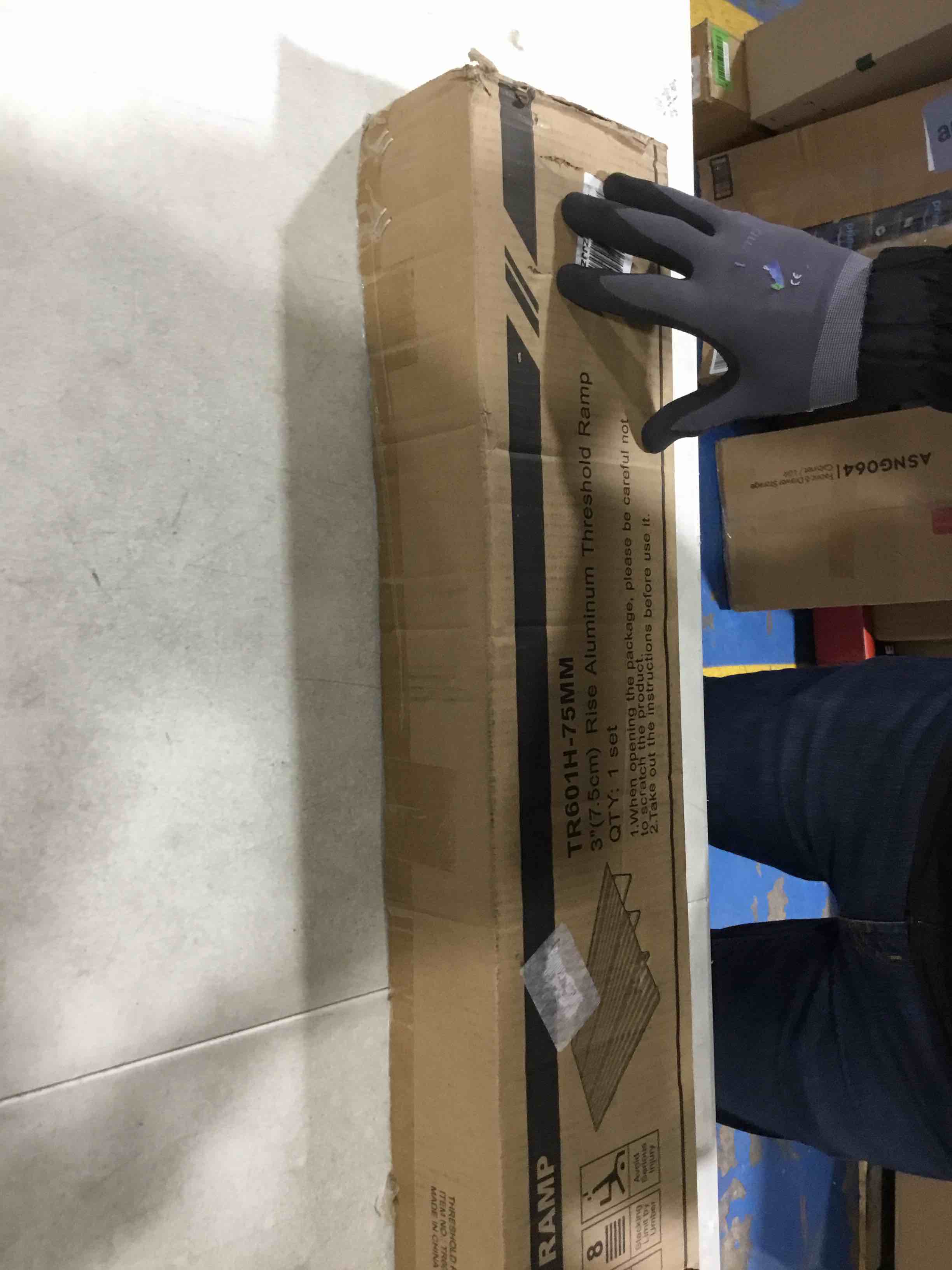 https://s3.amazonaws.com/lotting-images-prod/bidfta/BLU6388740_1715692171936.jpeg