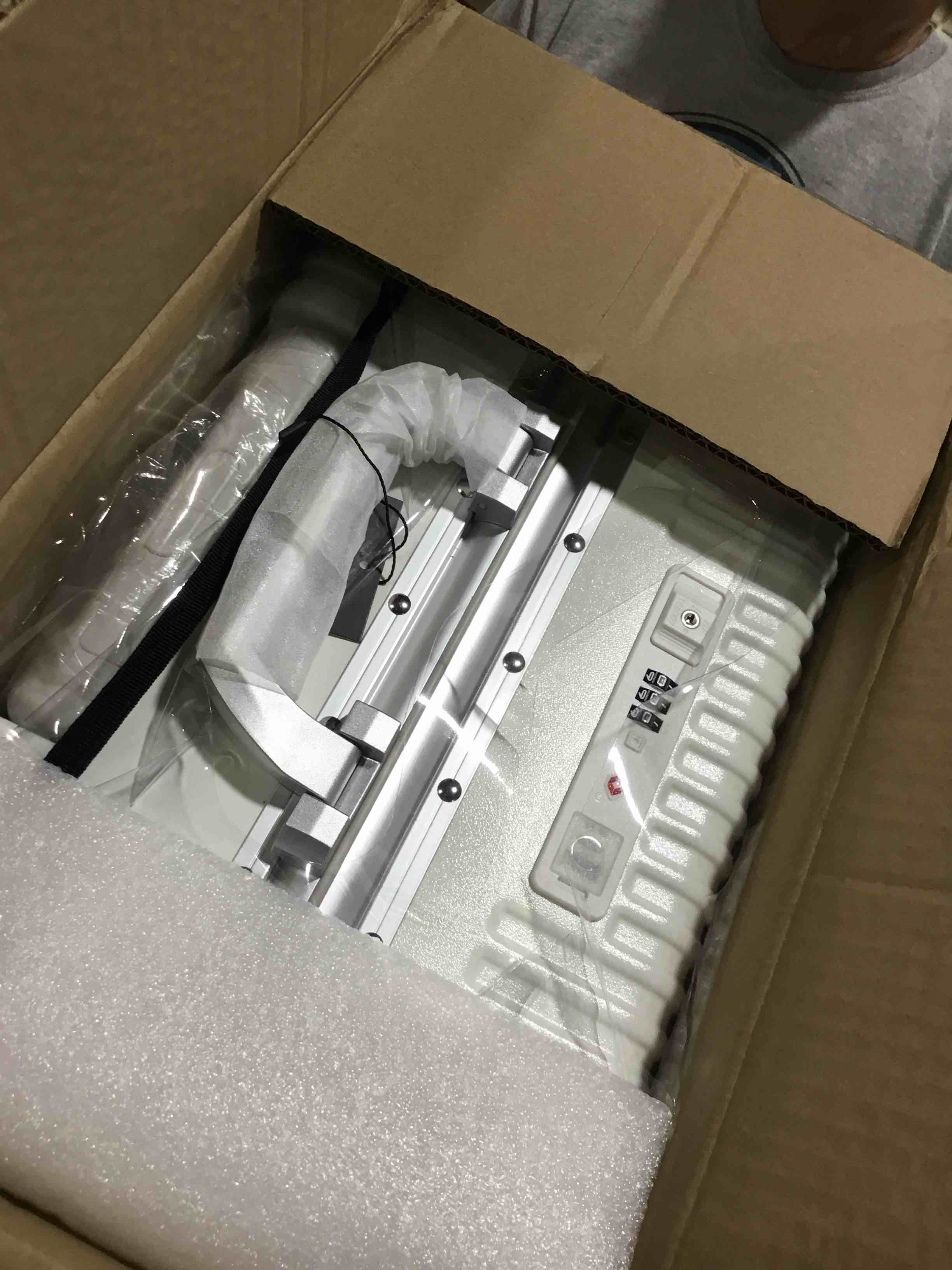 https://s3.amazonaws.com/lotting-images-prod/bidfta/BLU6388831_1715861678961.jpeg