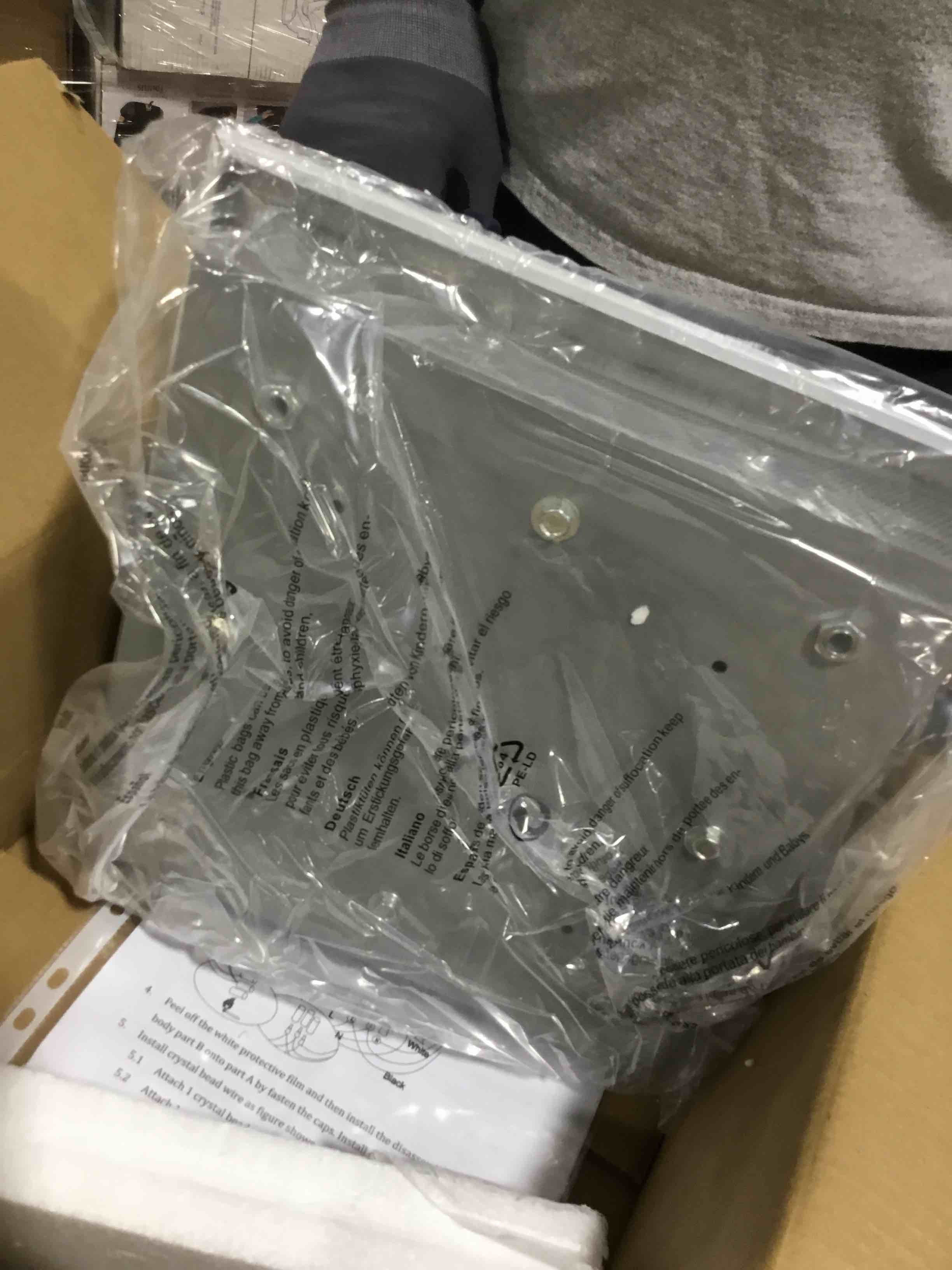 https://s3.amazonaws.com/lotting-images-prod/bidfta/BLU6388833_1715862013981.jpeg