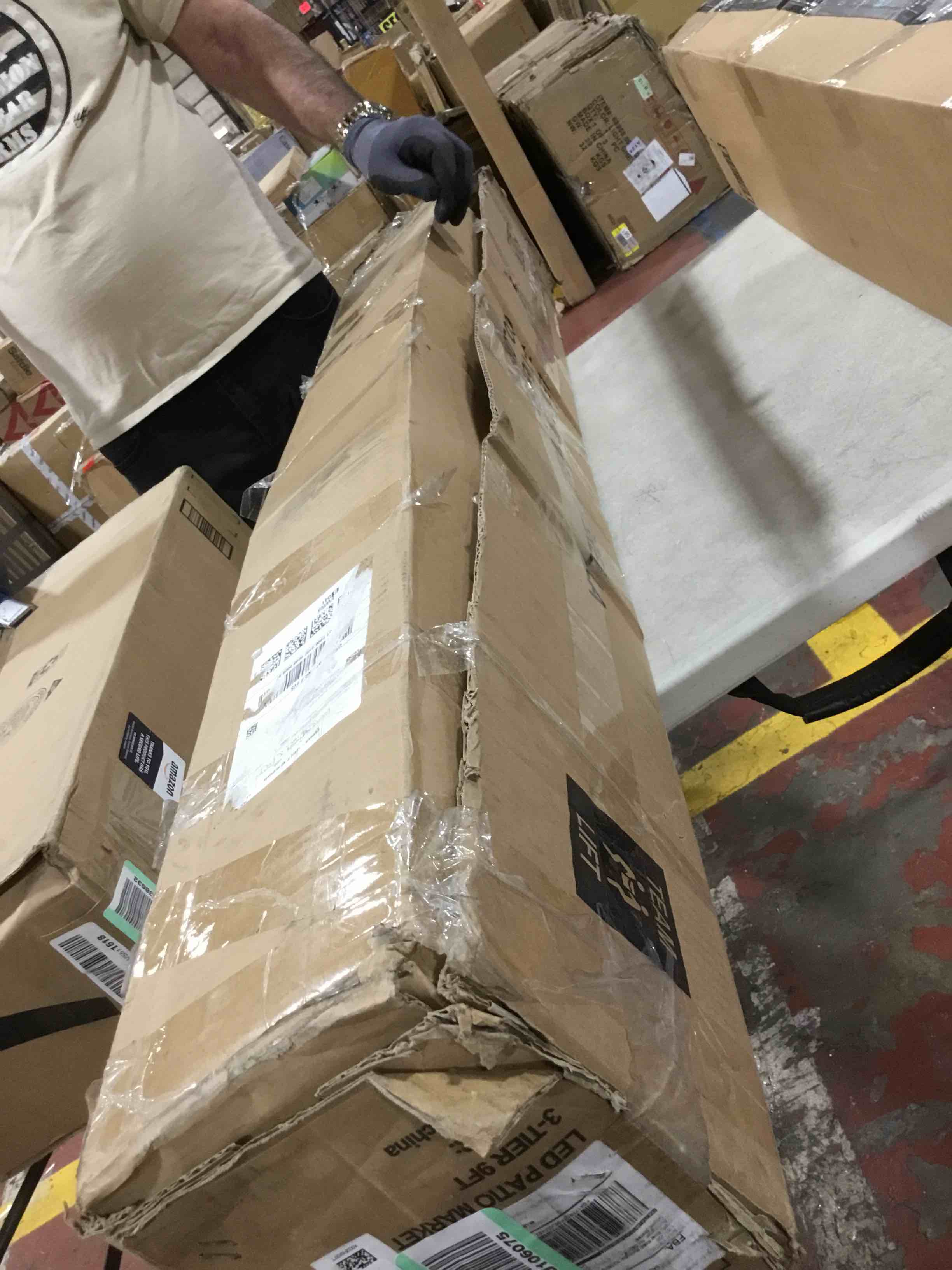 https://s3.amazonaws.com/lotting-images-prod/bidfta/BLU6388997_1716208047203.jpeg