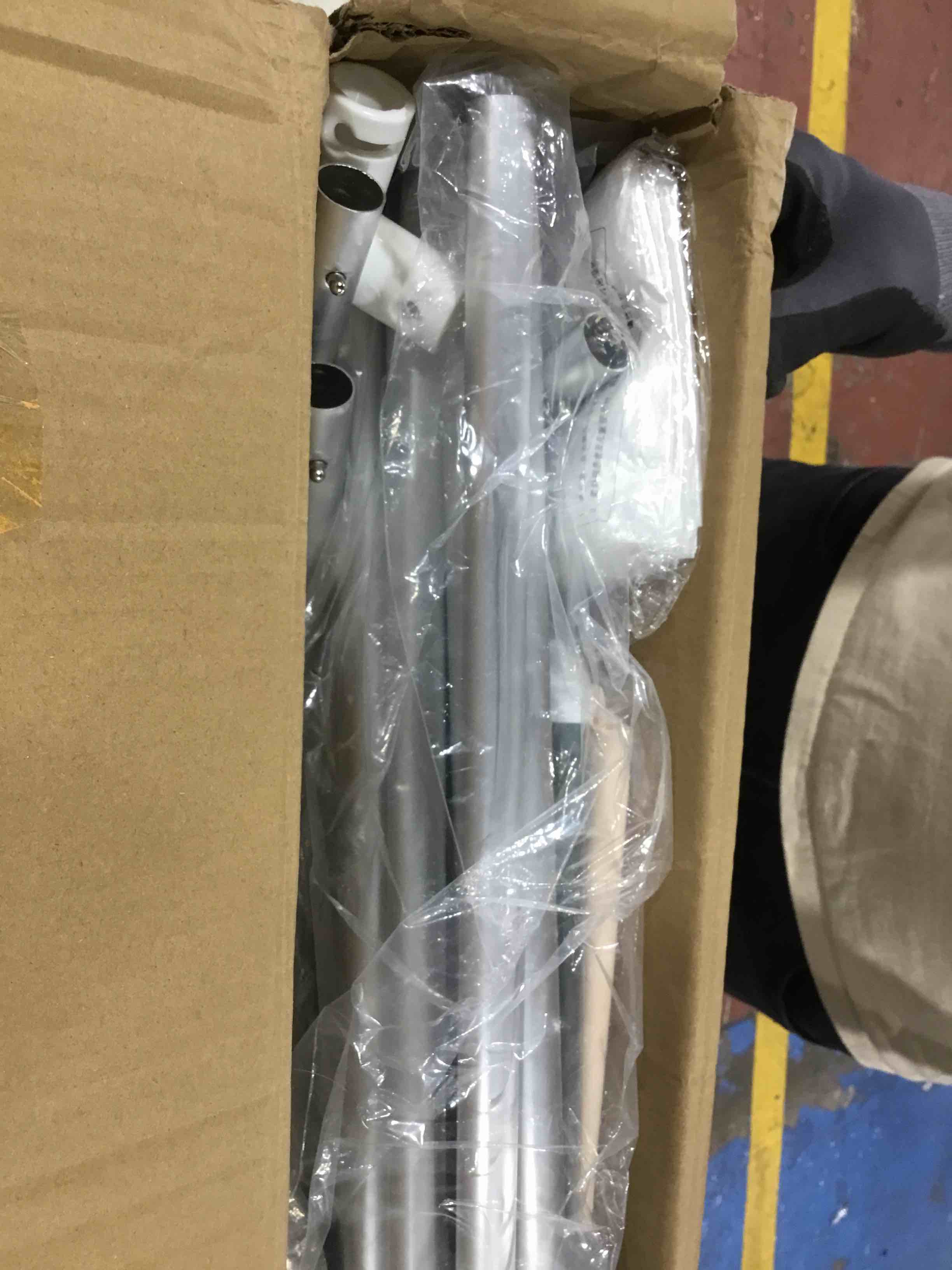 https://s3.amazonaws.com/lotting-images-prod/bidfta/BLU6389008_1716210035875.jpeg